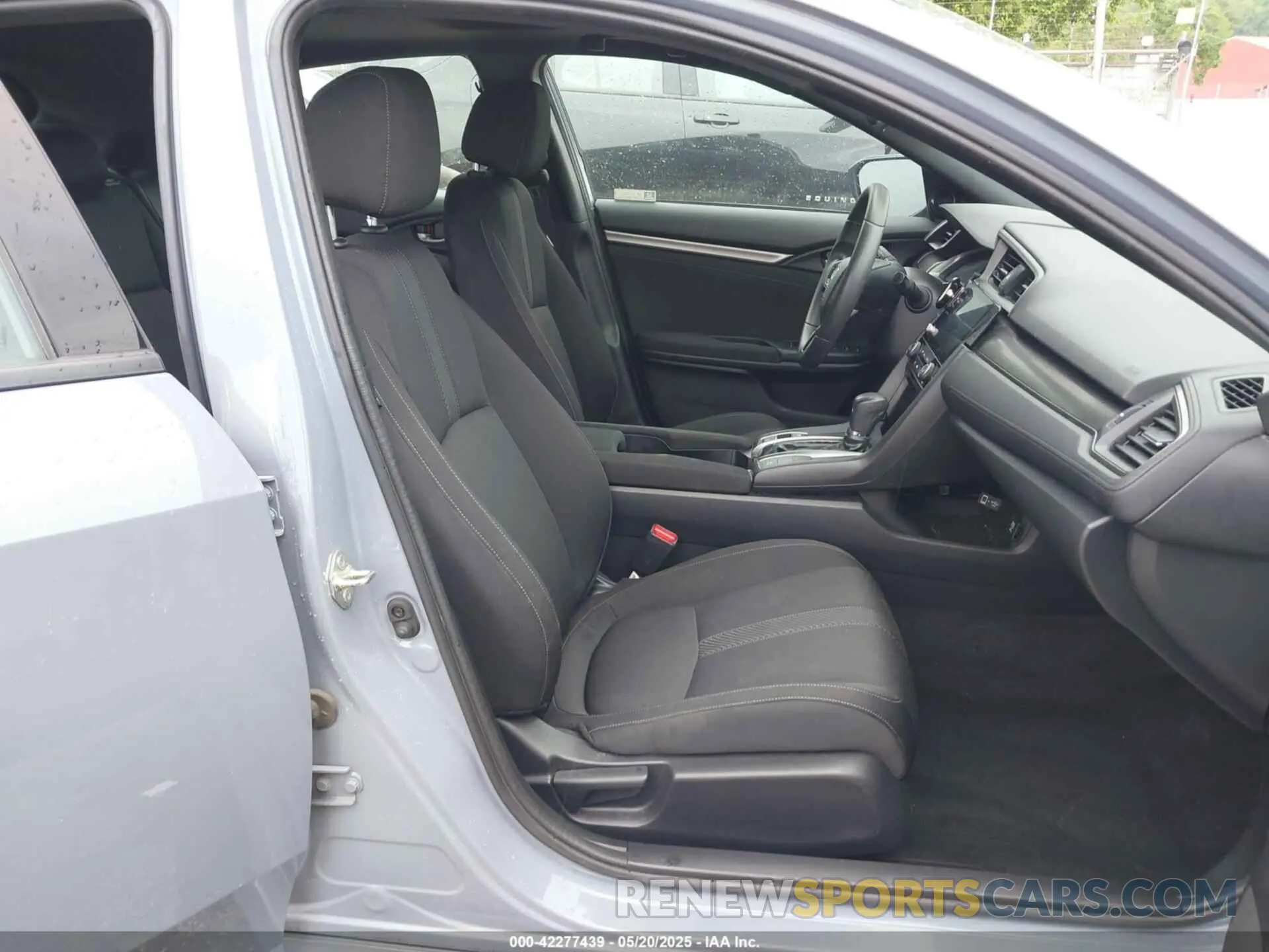 5 Photograph of a damaged car SHHFK7H68KU209964 HONDA CIVIC 2019
