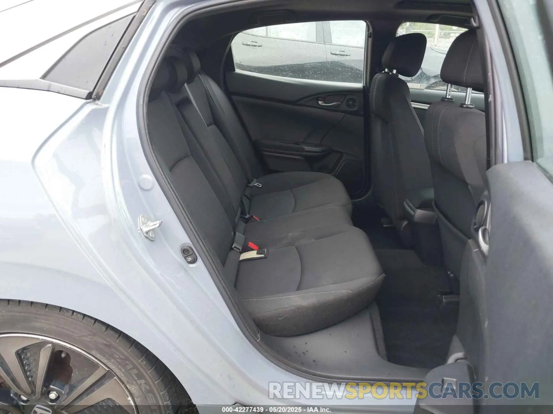 8 Photograph of a damaged car SHHFK7H68KU209964 HONDA CIVIC 2019