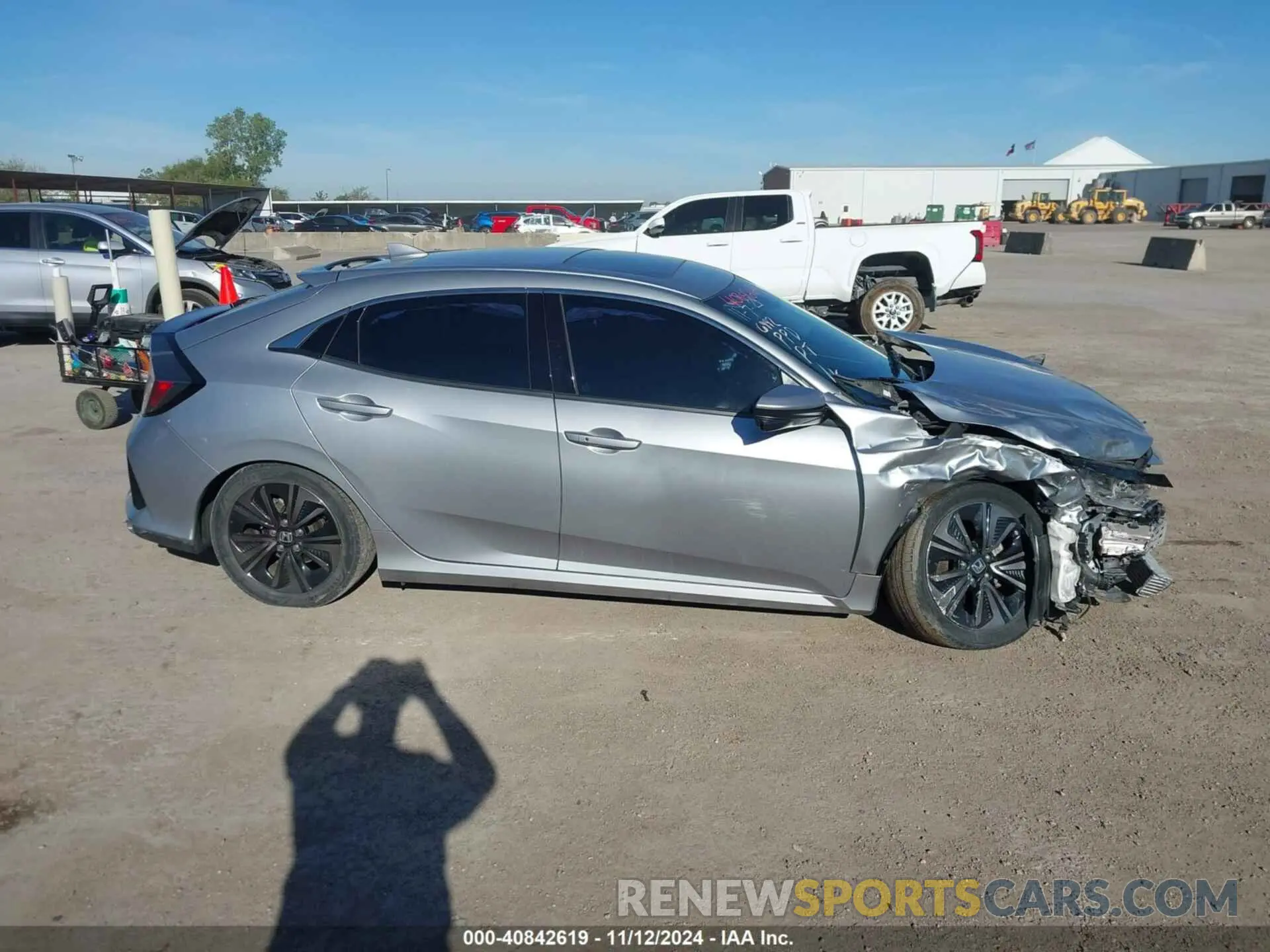 14 Photograph of a damaged car SHHFK7H69KU206992 HONDA CIVIC 2019