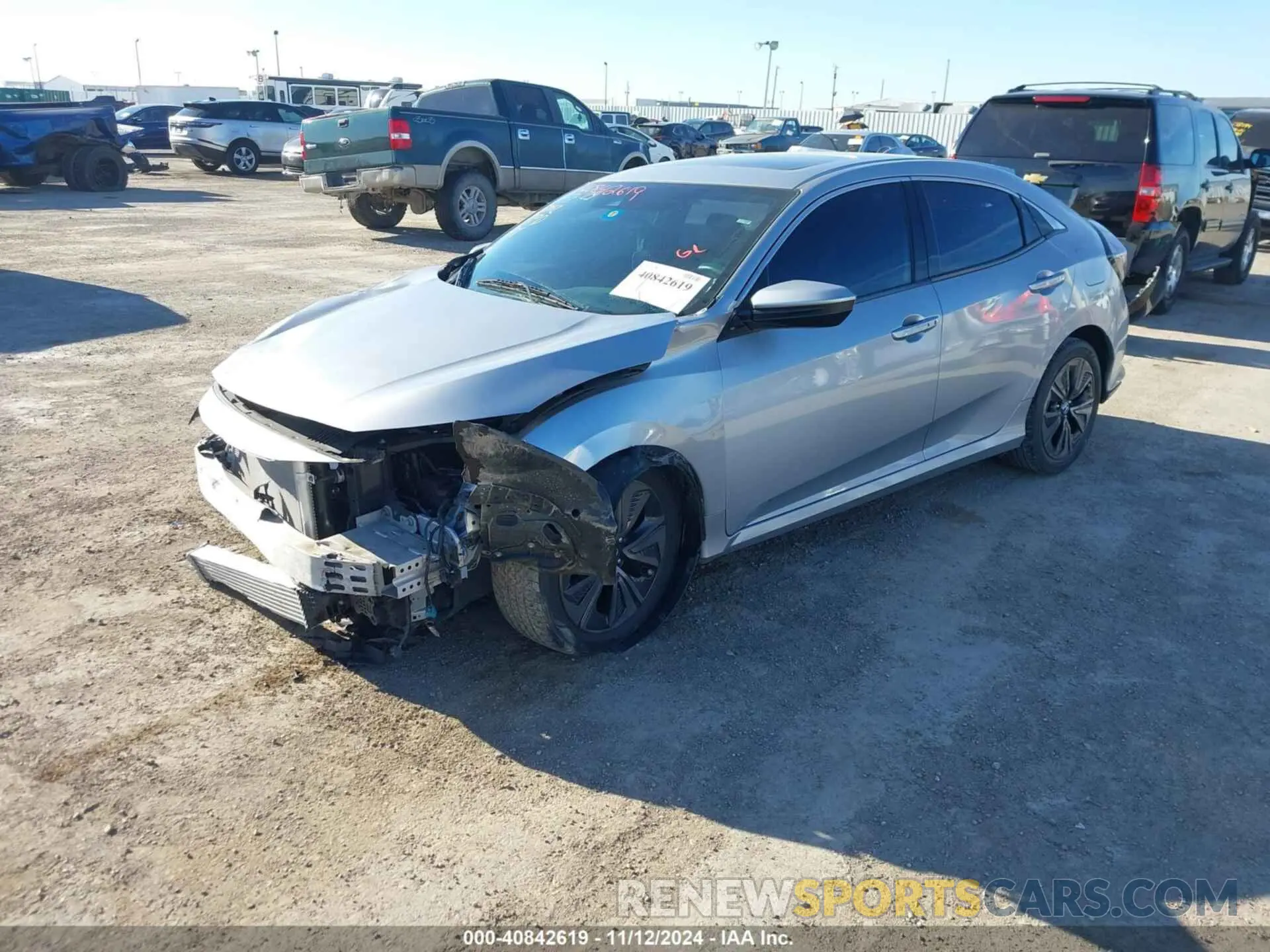 2 Photograph of a damaged car SHHFK7H69KU206992 HONDA CIVIC 2019