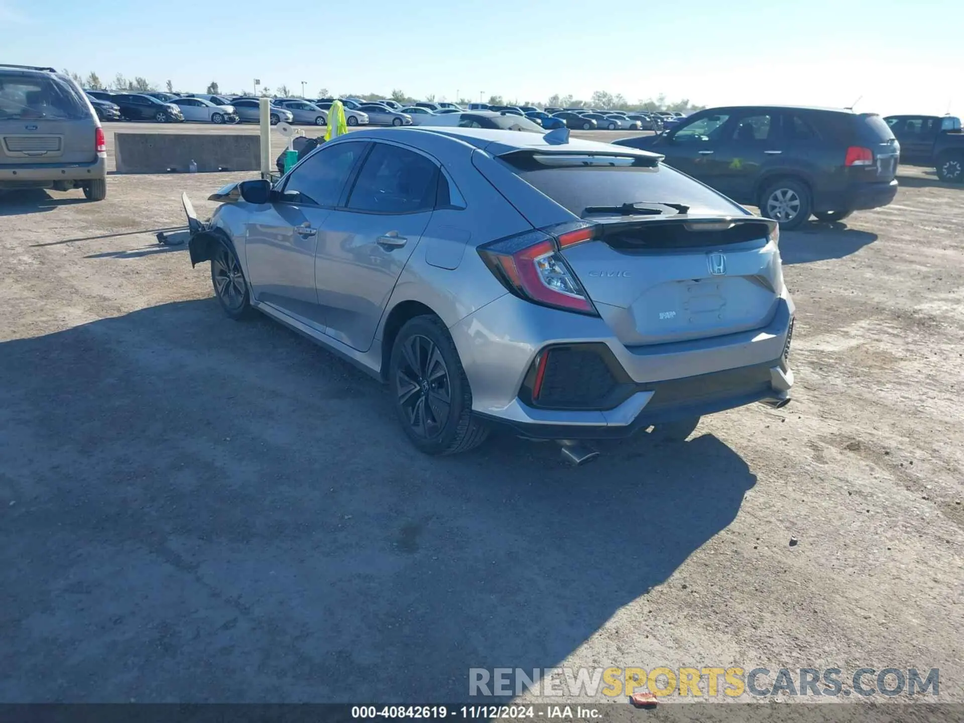 3 Photograph of a damaged car SHHFK7H69KU206992 HONDA CIVIC 2019