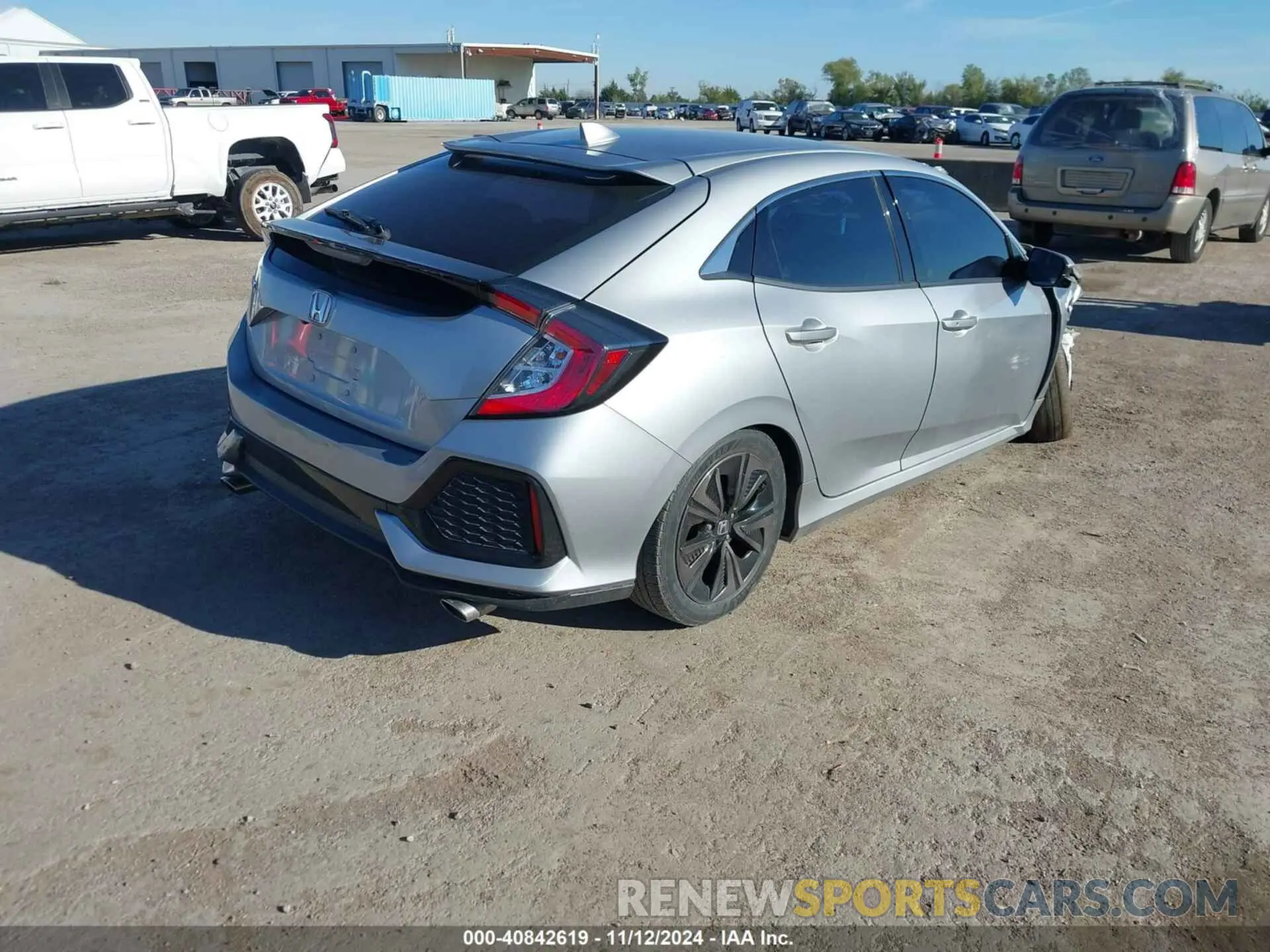 4 Photograph of a damaged car SHHFK7H69KU206992 HONDA CIVIC 2019