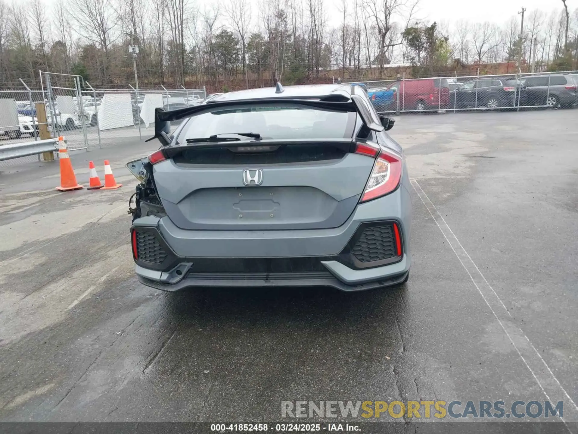 17 Photograph of a damaged car SHHFK7H69KU220049 HONDA CIVIC 2019