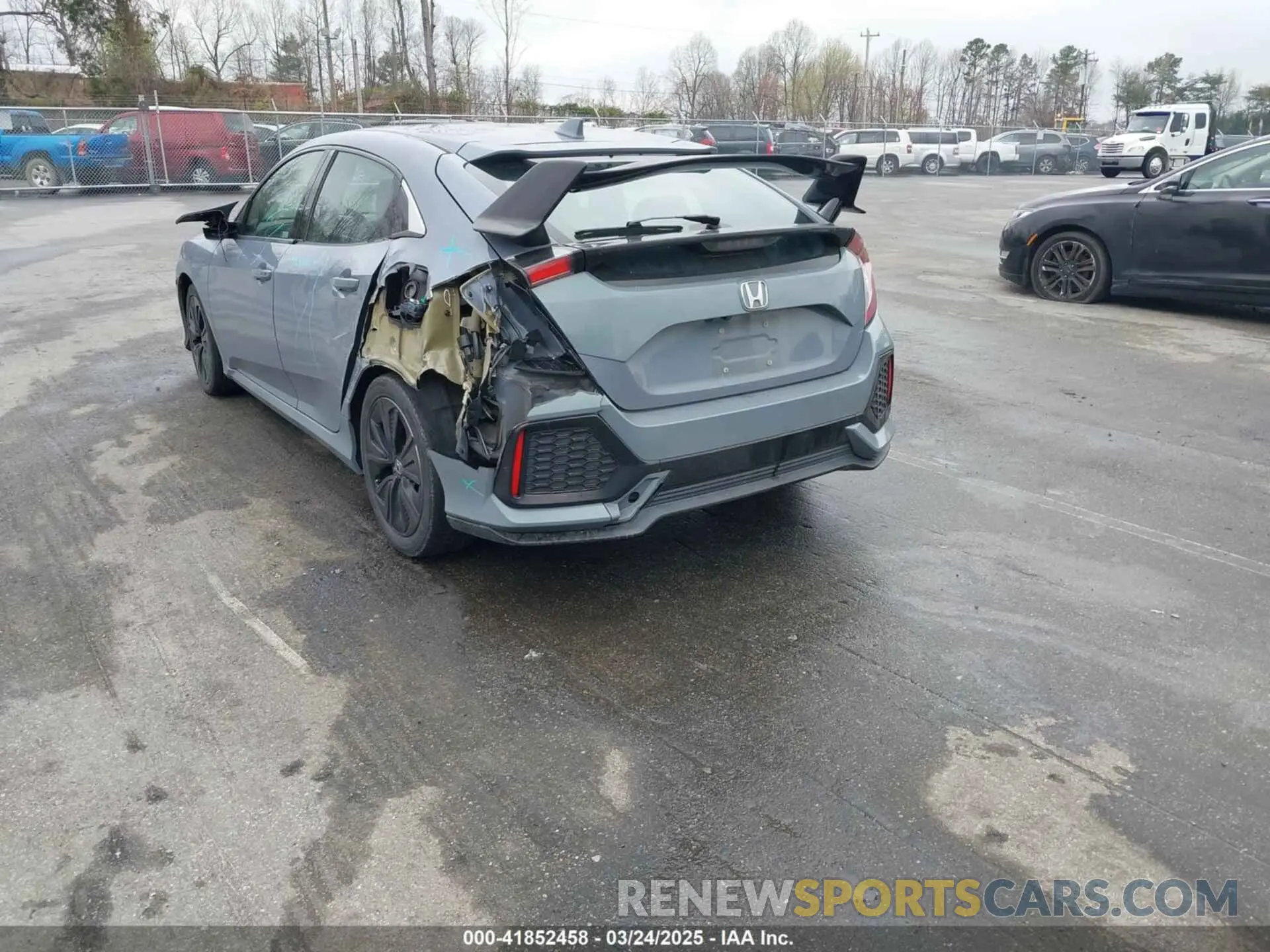 3 Photograph of a damaged car SHHFK7H69KU220049 HONDA CIVIC 2019