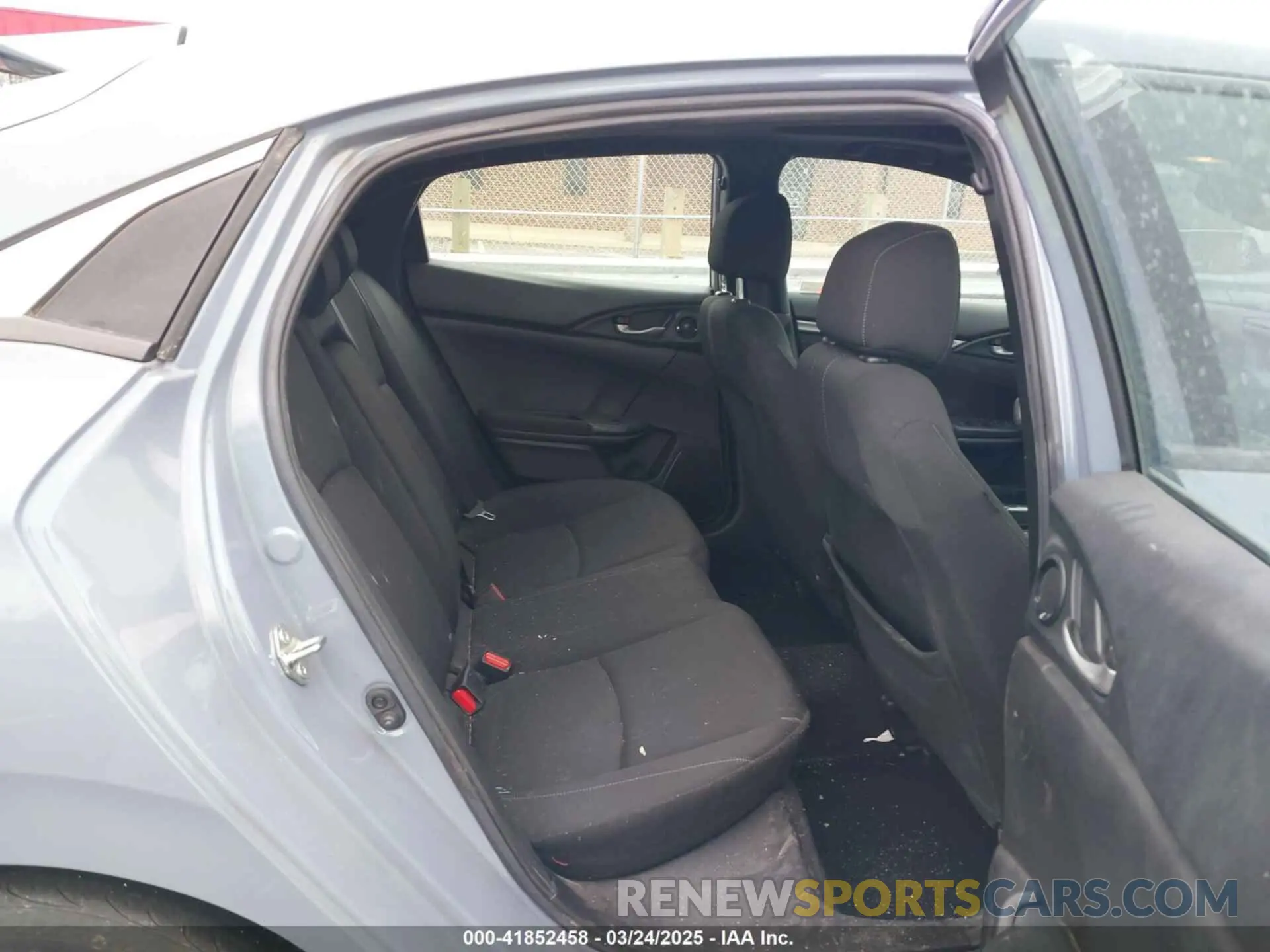 8 Photograph of a damaged car SHHFK7H69KU220049 HONDA CIVIC 2019