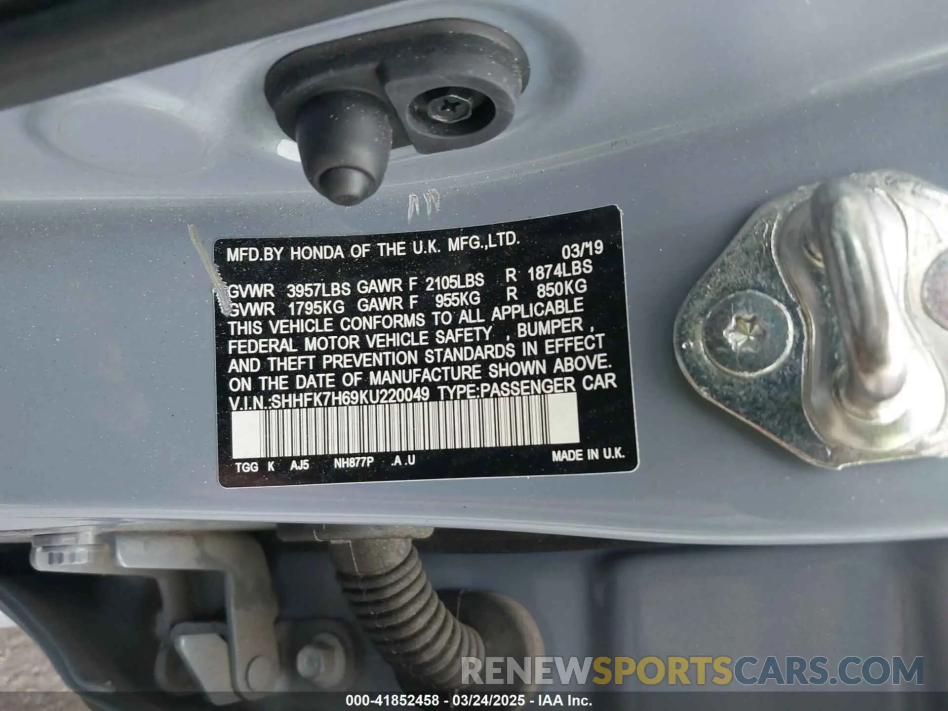 9 Photograph of a damaged car SHHFK7H69KU220049 HONDA CIVIC 2019