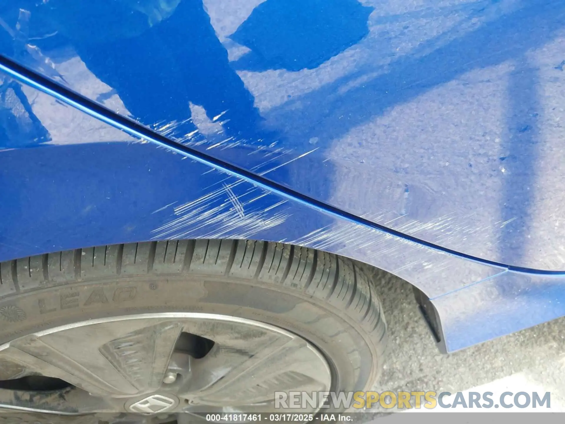 18 Photograph of a damaged car SHHFK7H69KU410112 HONDA CIVIC 2019