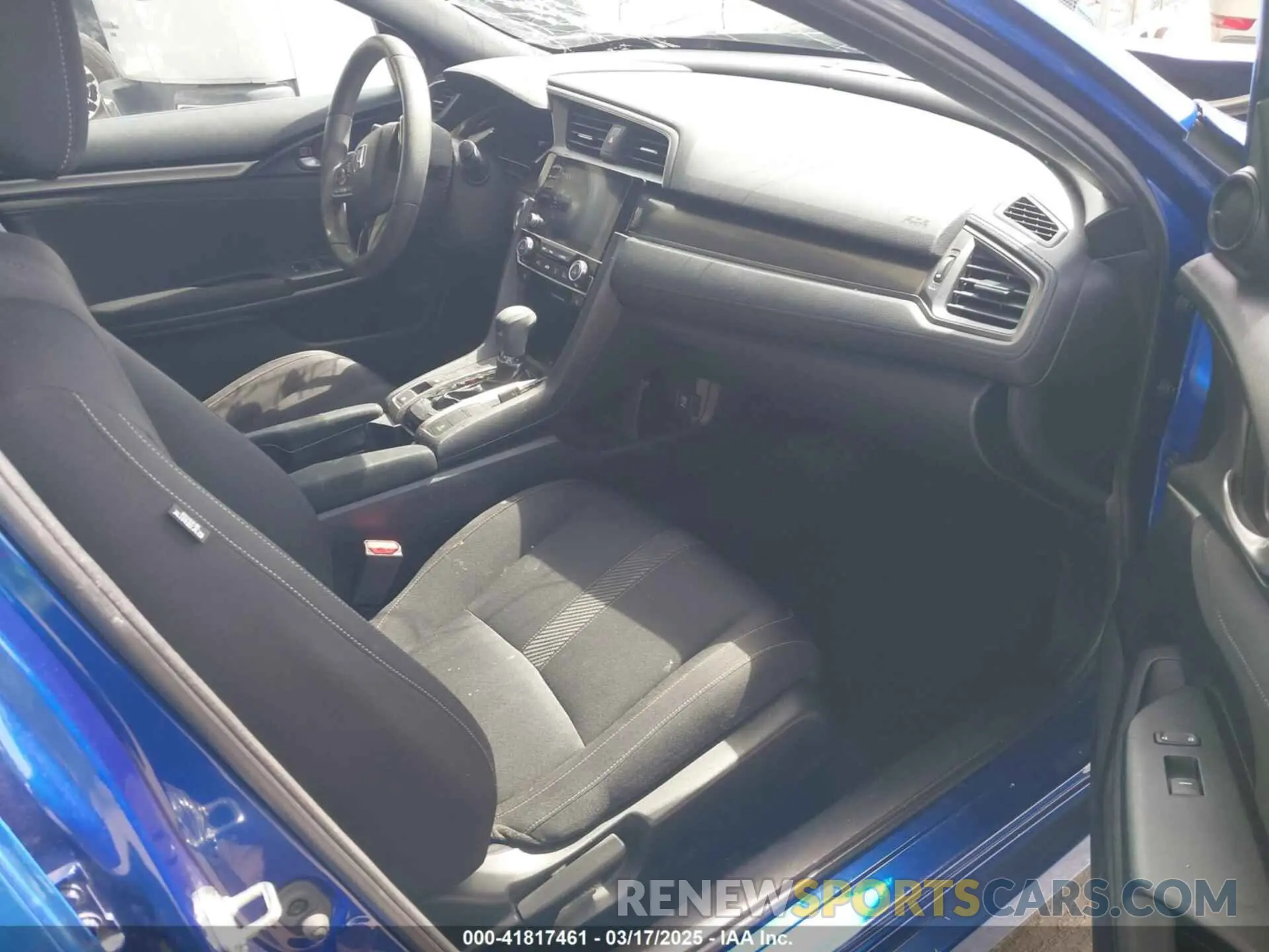 5 Photograph of a damaged car SHHFK7H69KU410112 HONDA CIVIC 2019