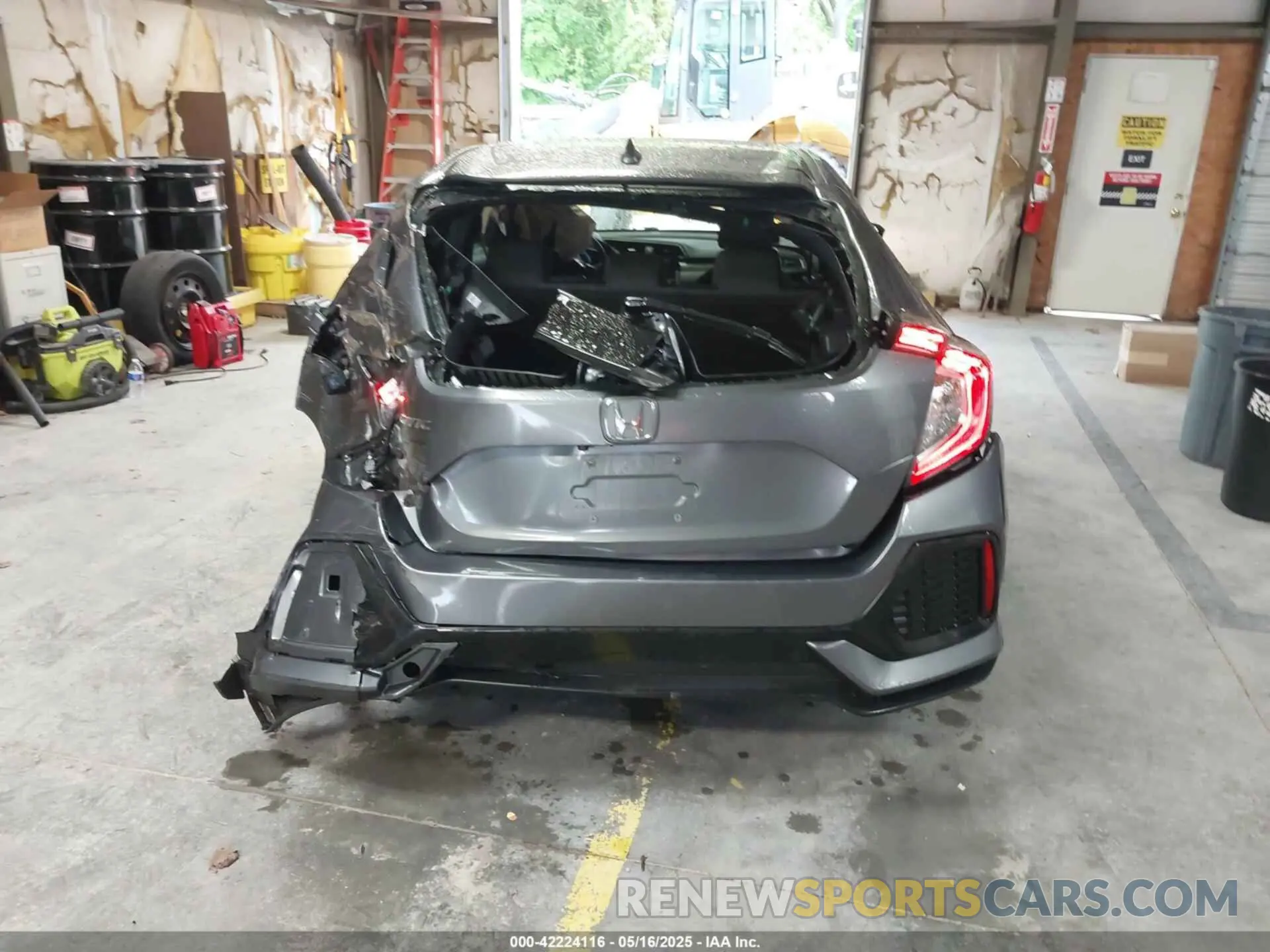 16 Photograph of a damaged car SHHFK7H6XKU201672 HONDA CIVIC 2019