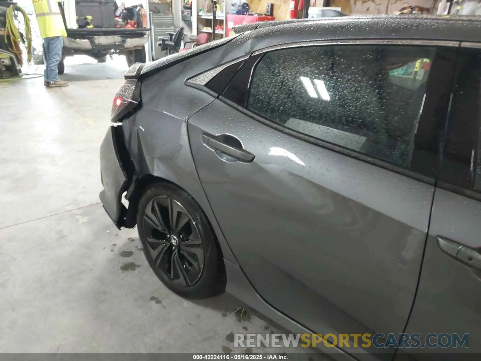 19 Photograph of a damaged car SHHFK7H6XKU201672 HONDA CIVIC 2019