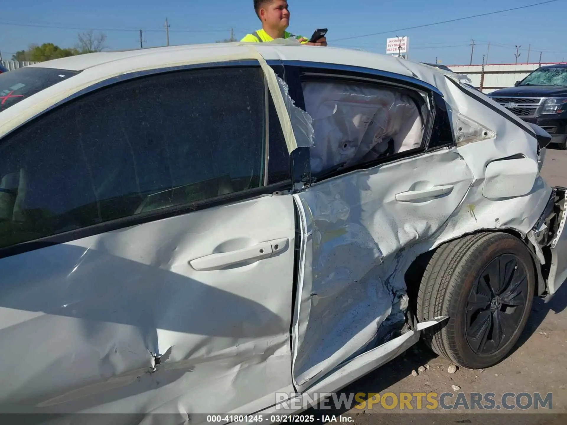 6 Photograph of a damaged car SHHFK7H6XKU208248 HONDA CIVIC 2019