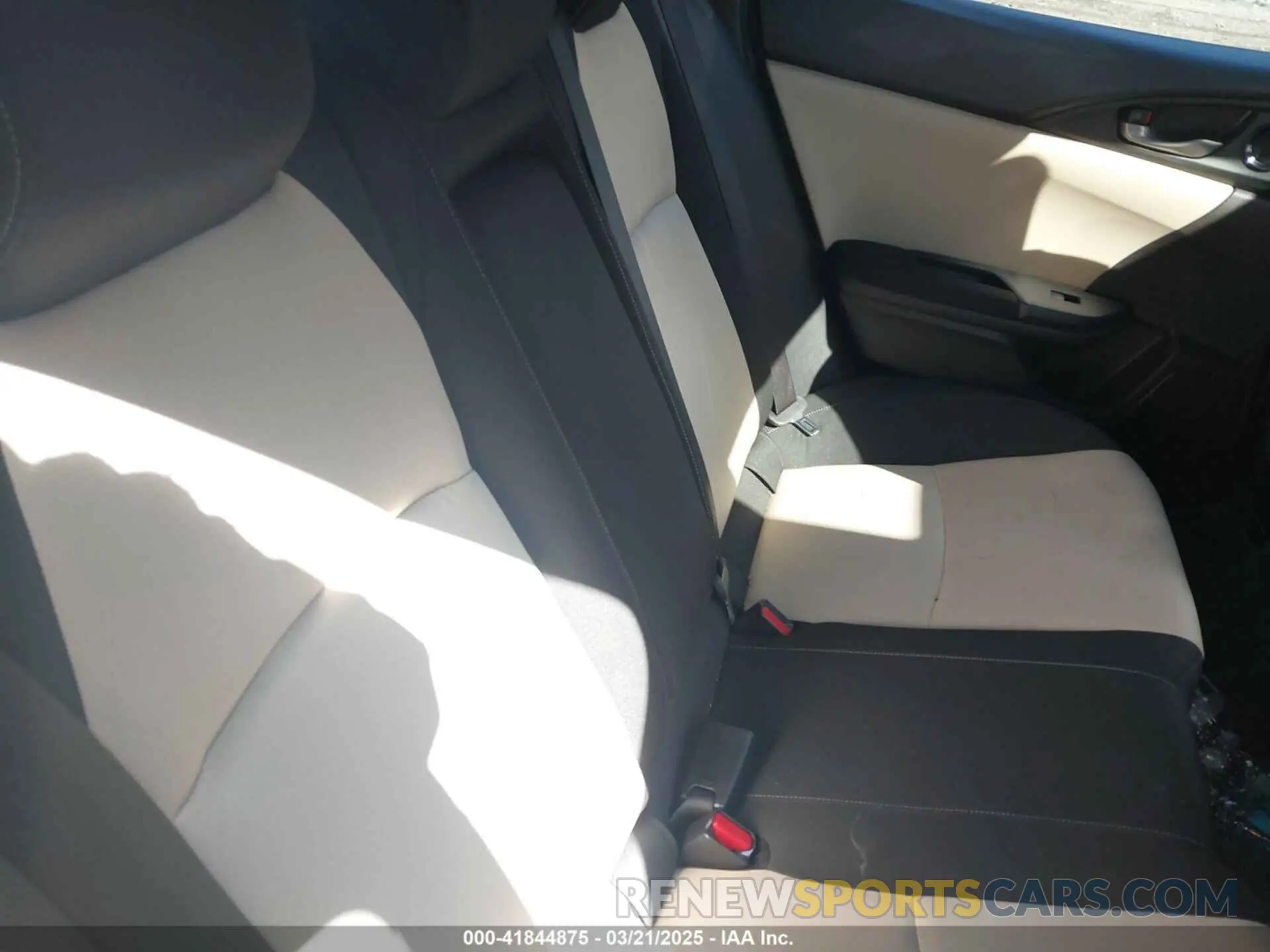 8 Photograph of a damaged car SHHFK7H6XKU406053 HONDA CIVIC 2019