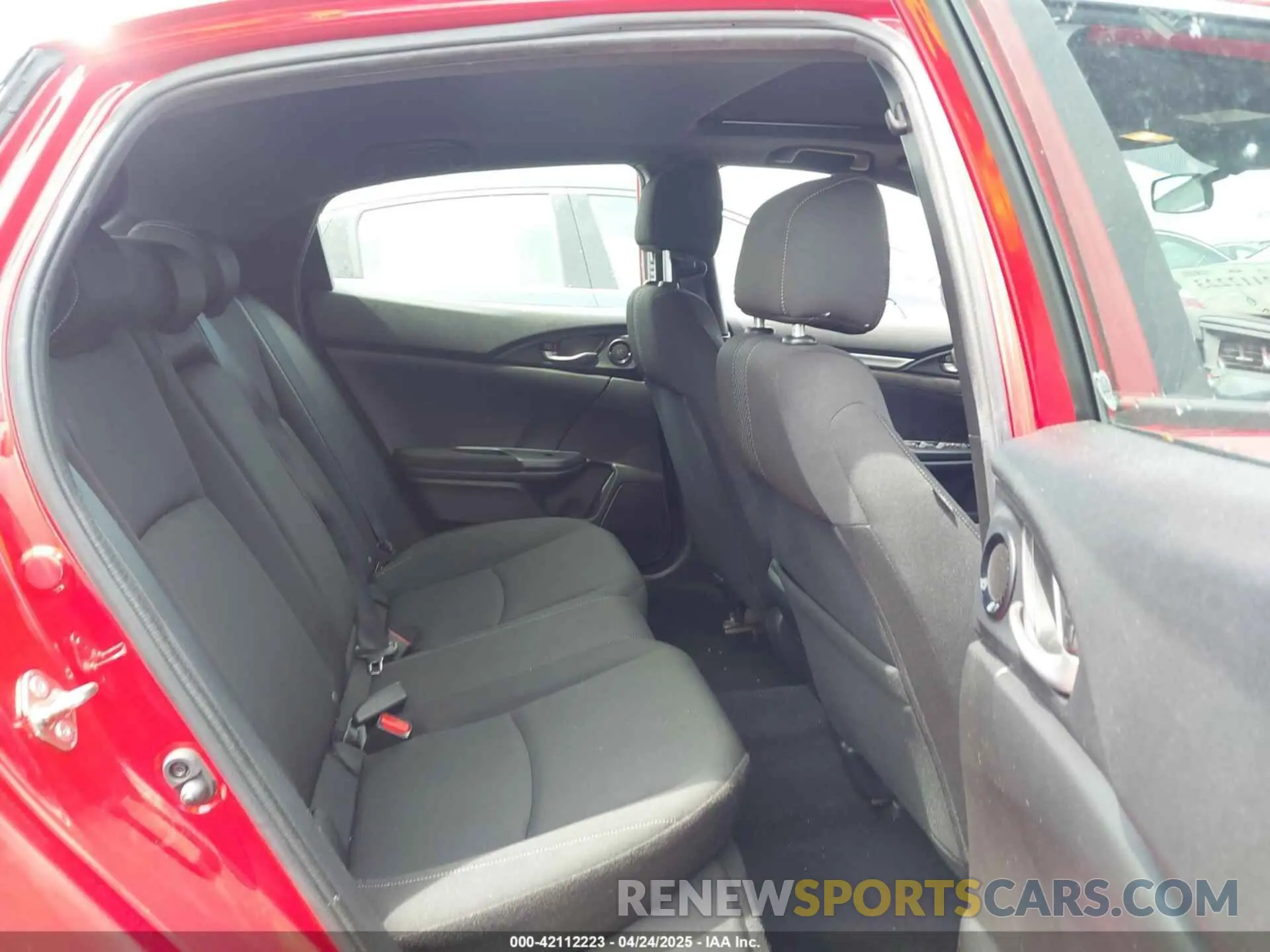 8 Photograph of a damaged car SHHFK7H6XKU411169 HONDA CIVIC 2019