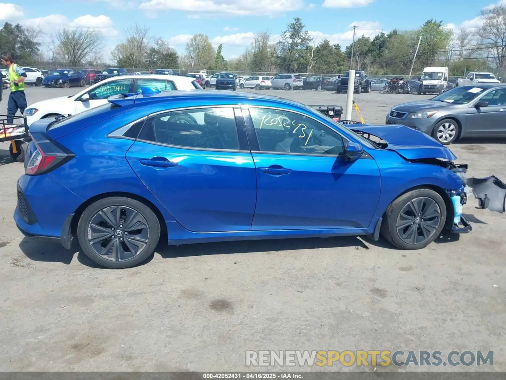 13 Photograph of a damaged car SHHFK7H82KU224705 HONDA CIVIC 2019