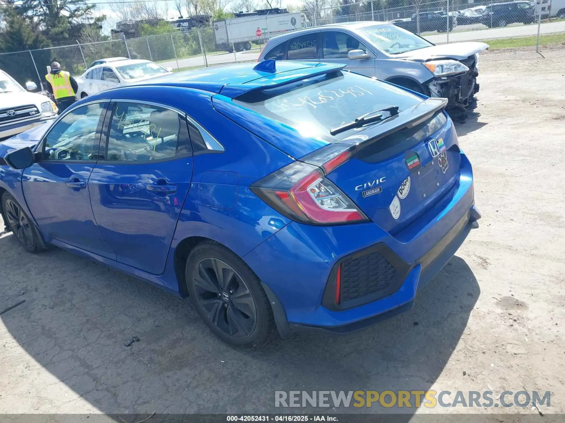 3 Photograph of a damaged car SHHFK7H82KU224705 HONDA CIVIC 2019