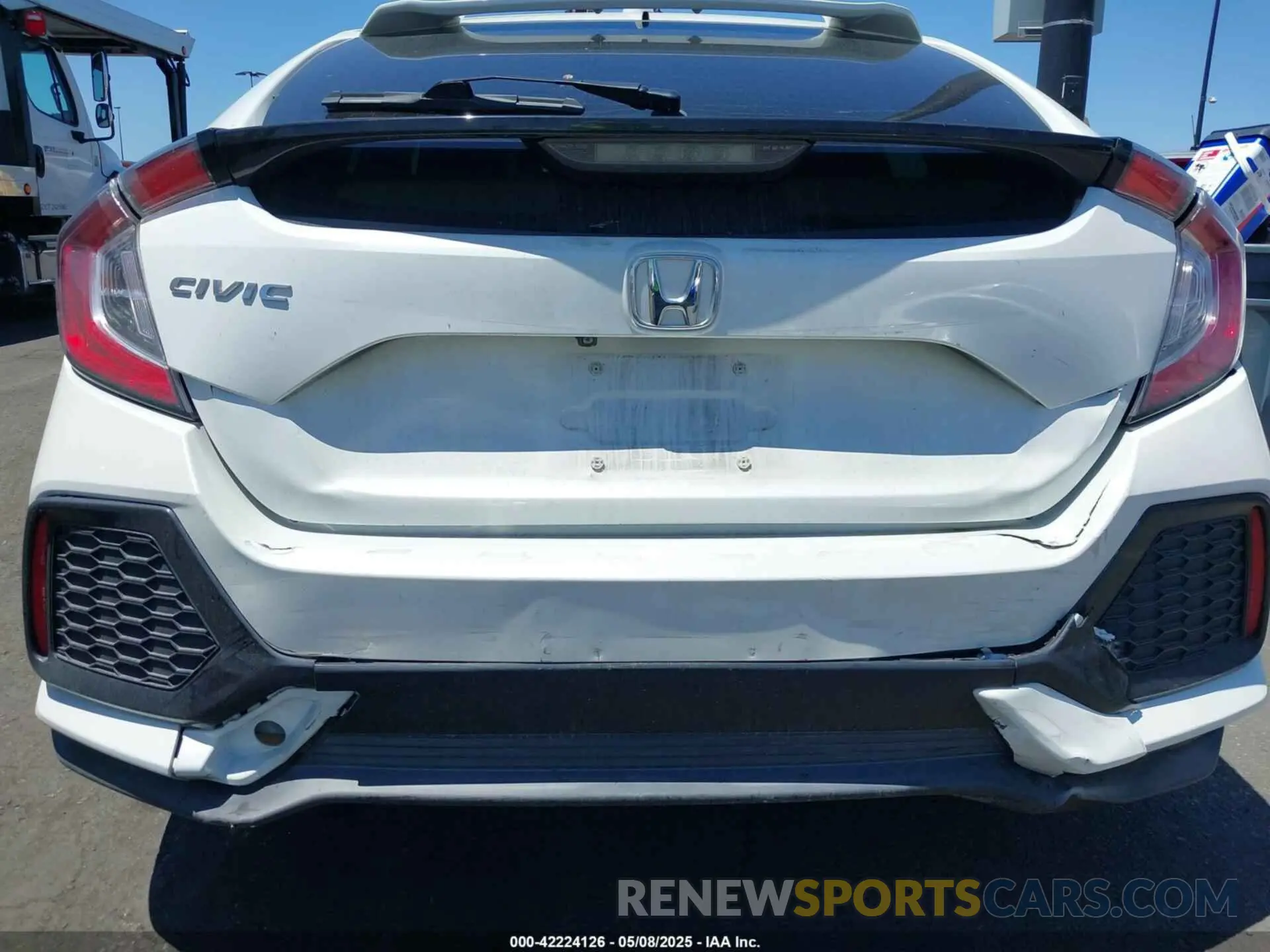 6 Photograph of a damaged car SHHFK7H85KU405751 HONDA CIVIC 2019