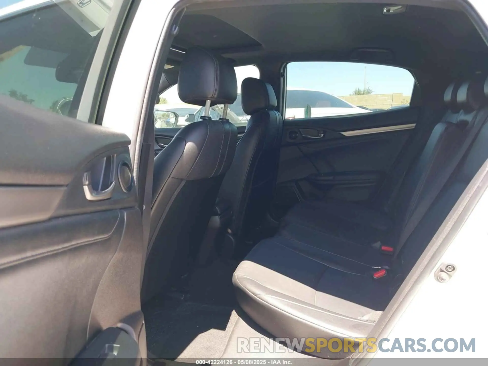 8 Photograph of a damaged car SHHFK7H85KU405751 HONDA CIVIC 2019