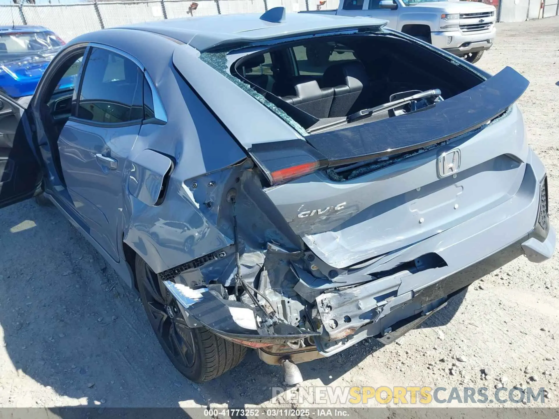 6 Photograph of a damaged car SHHFK7H88KU411608 HONDA CIVIC 2019