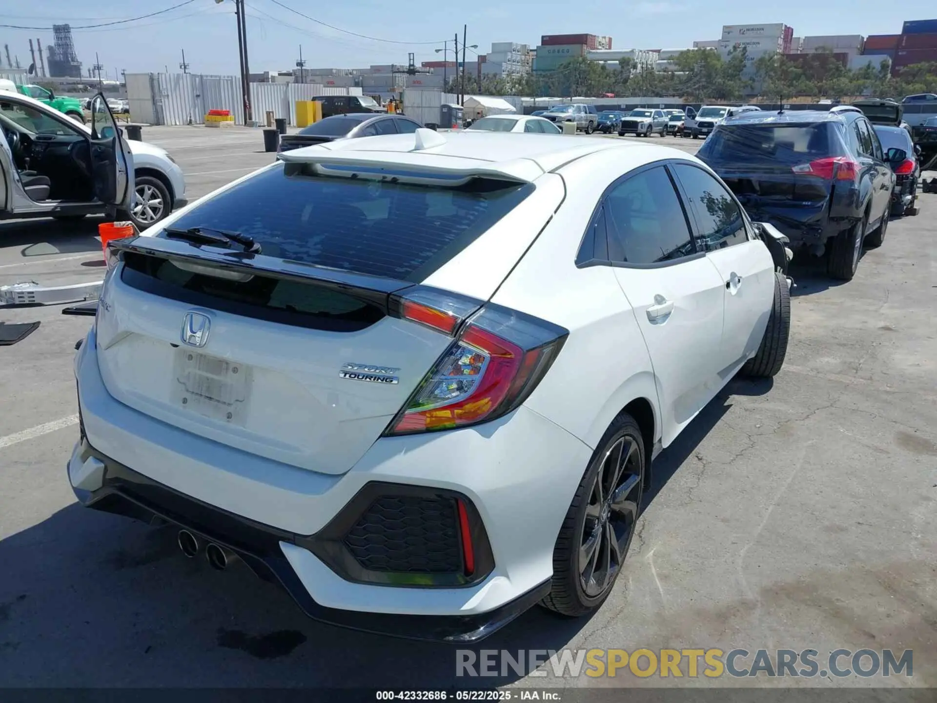 4 Photograph of a damaged car SHHFK7H93KU404445 HONDA CIVIC 2019