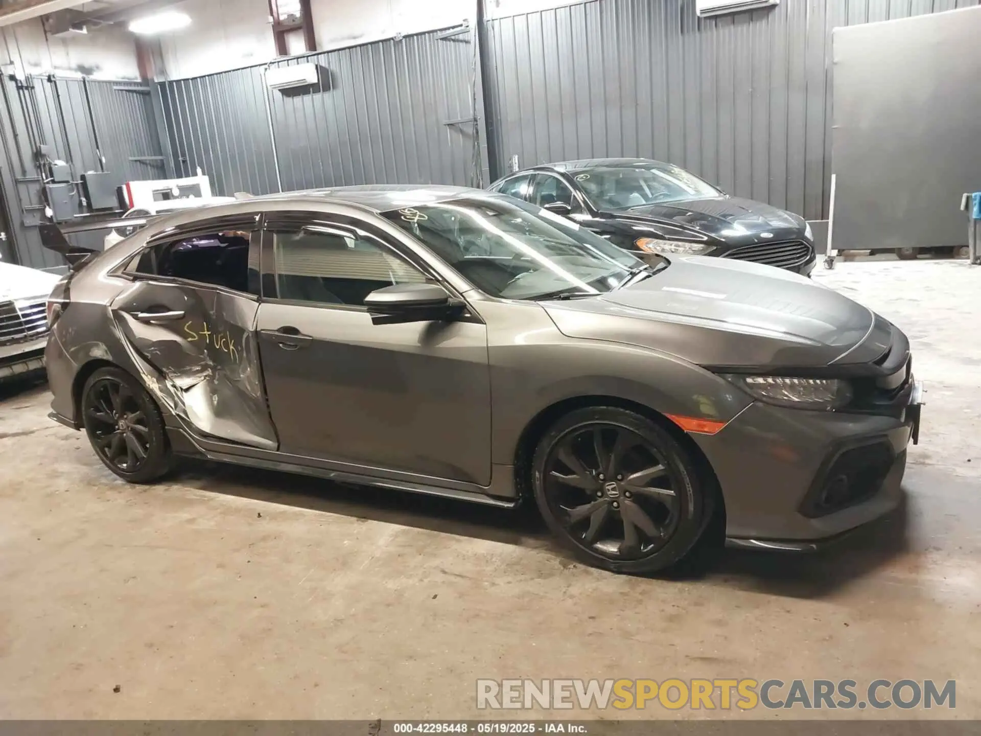 13 Photograph of a damaged car SHHFK7H94KU400341 HONDA CIVIC 2019