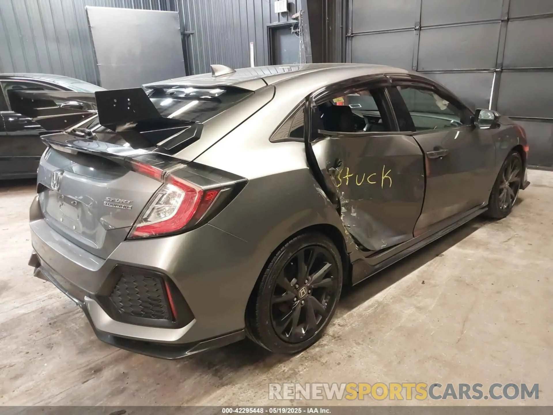 4 Photograph of a damaged car SHHFK7H94KU400341 HONDA CIVIC 2019