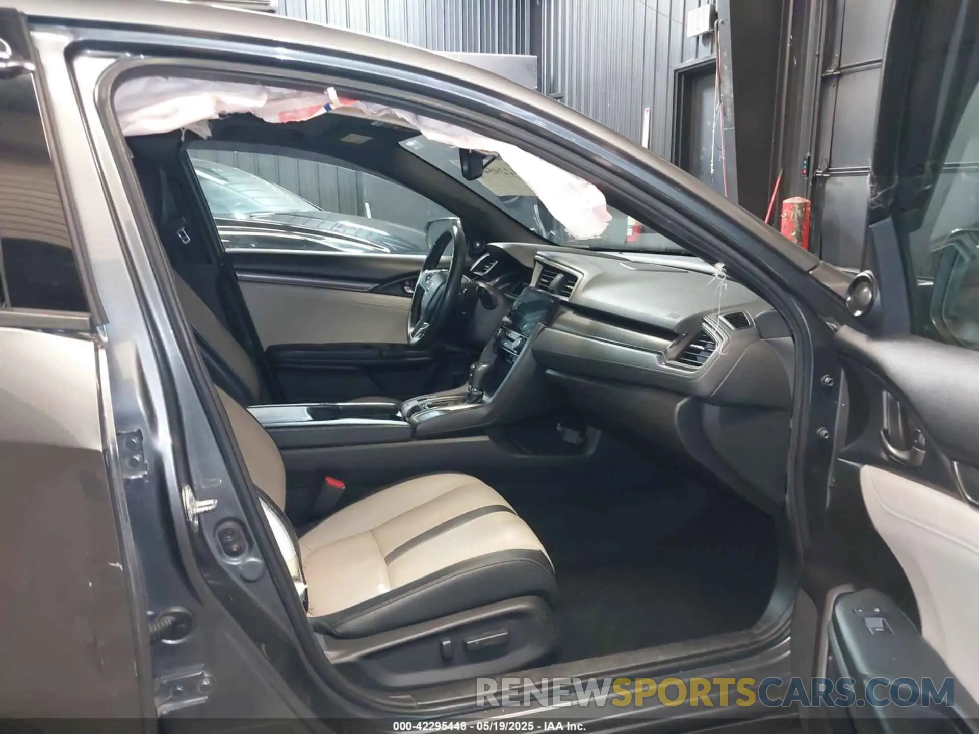5 Photograph of a damaged car SHHFK7H94KU400341 HONDA CIVIC 2019