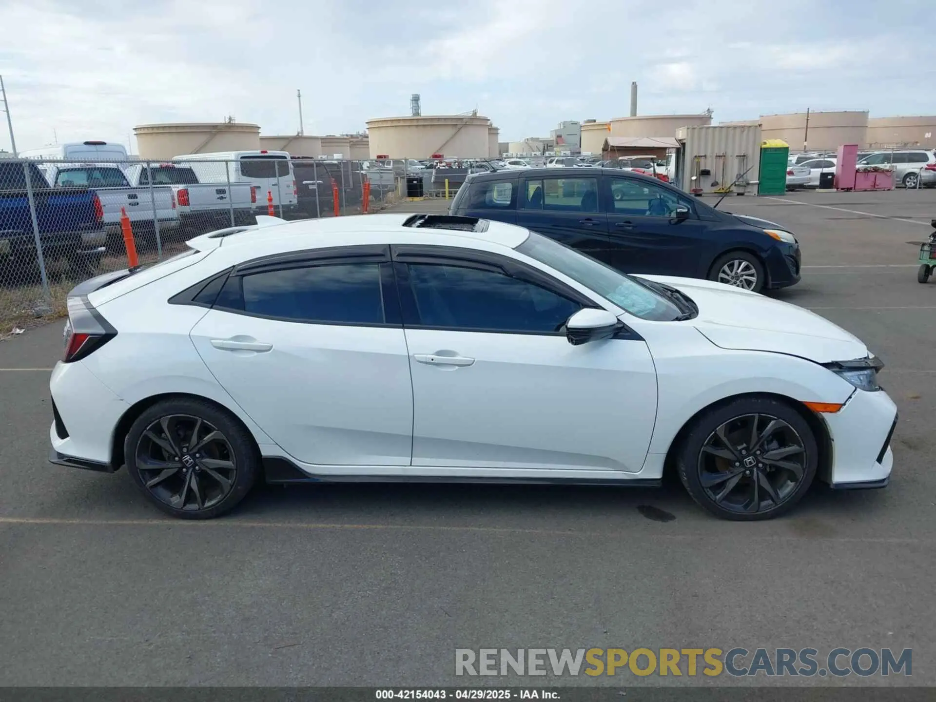 12 Photograph of a damaged car SHHFK7H94KU415678 HONDA CIVIC 2019