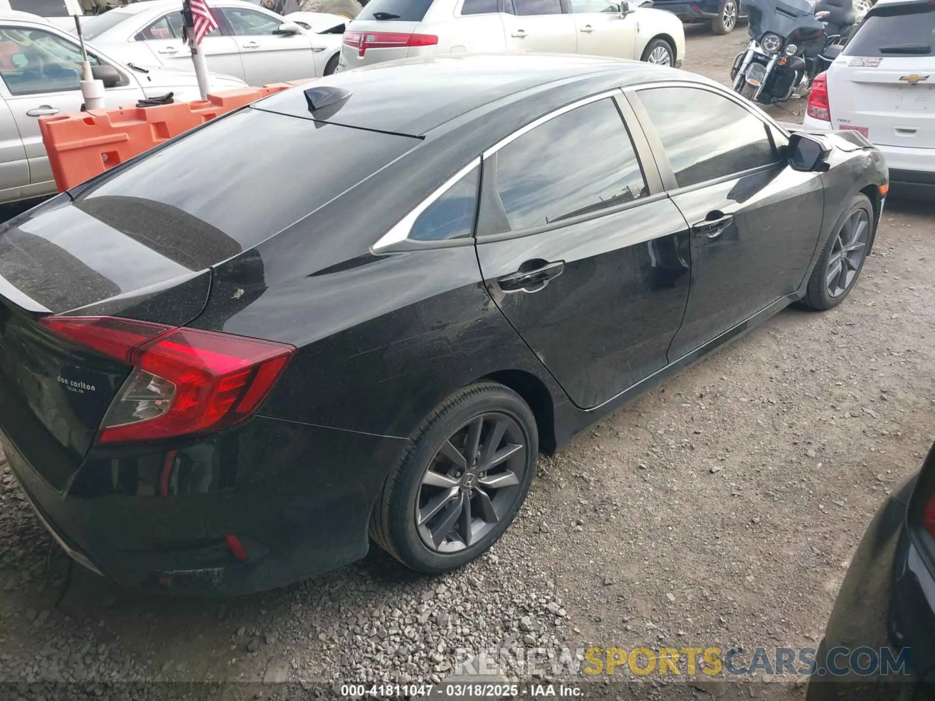 4 Photograph of a damaged car 19XFC1F30LE016736 HONDA CIVIC 2020
