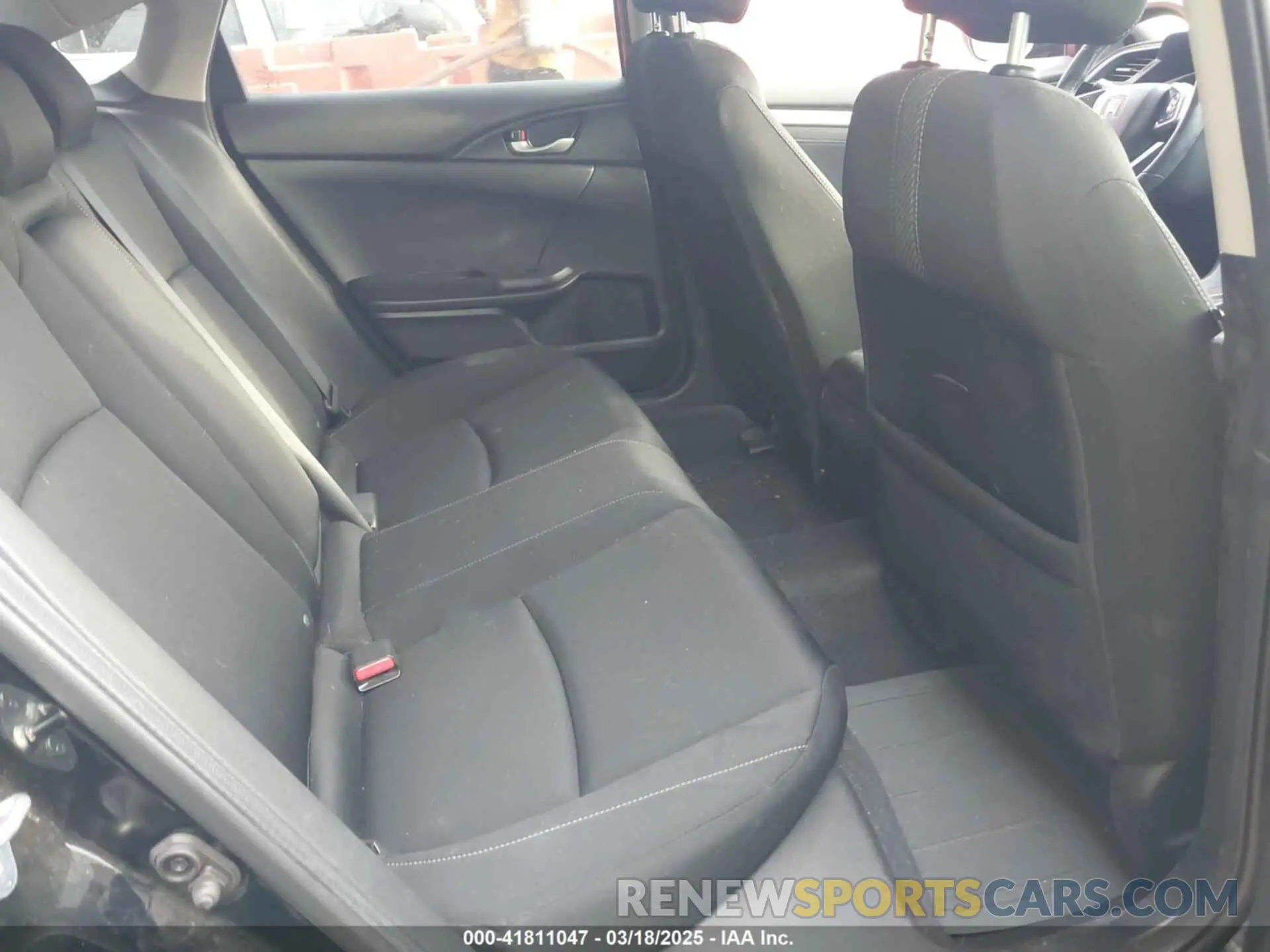 8 Photograph of a damaged car 19XFC1F30LE016736 HONDA CIVIC 2020