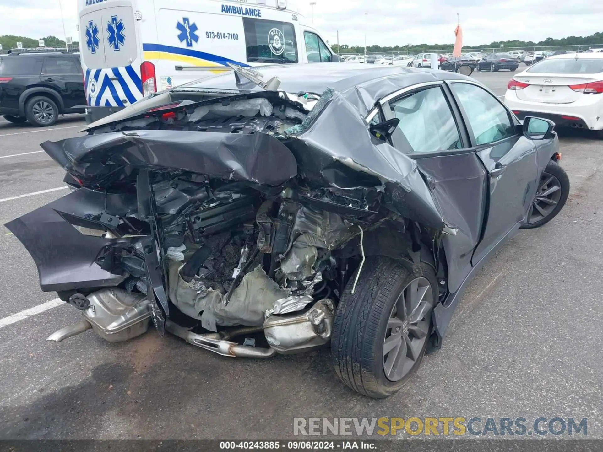 4 Photograph of a damaged car 19XFC1F30LE214457 HONDA CIVIC 2020