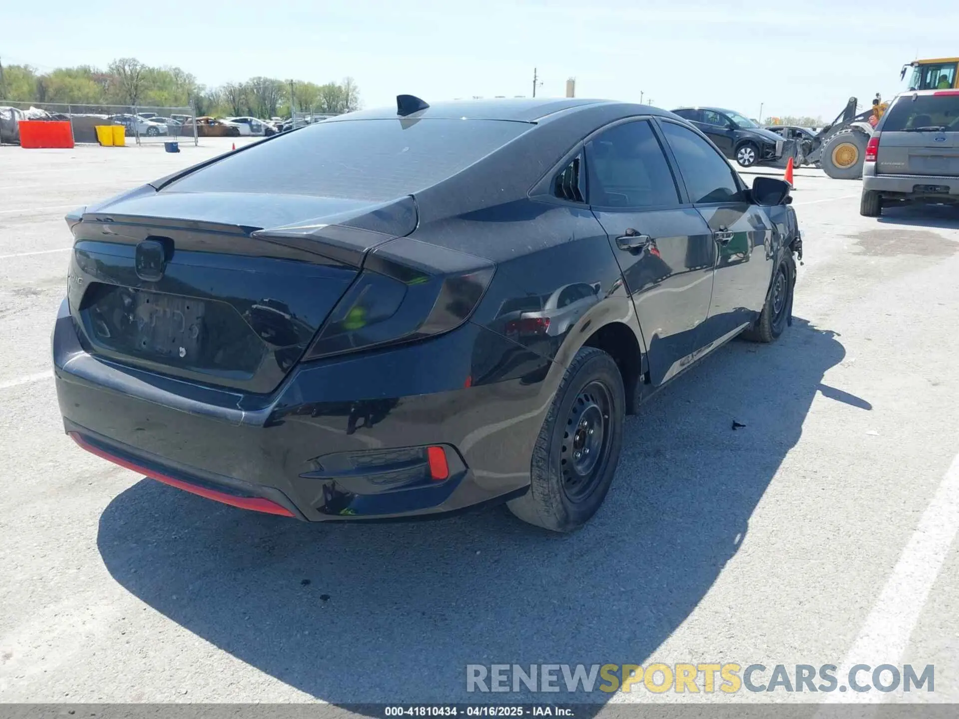 4 Photograph of a damaged car 19XFC1F31LE002084 HONDA CIVIC 2020