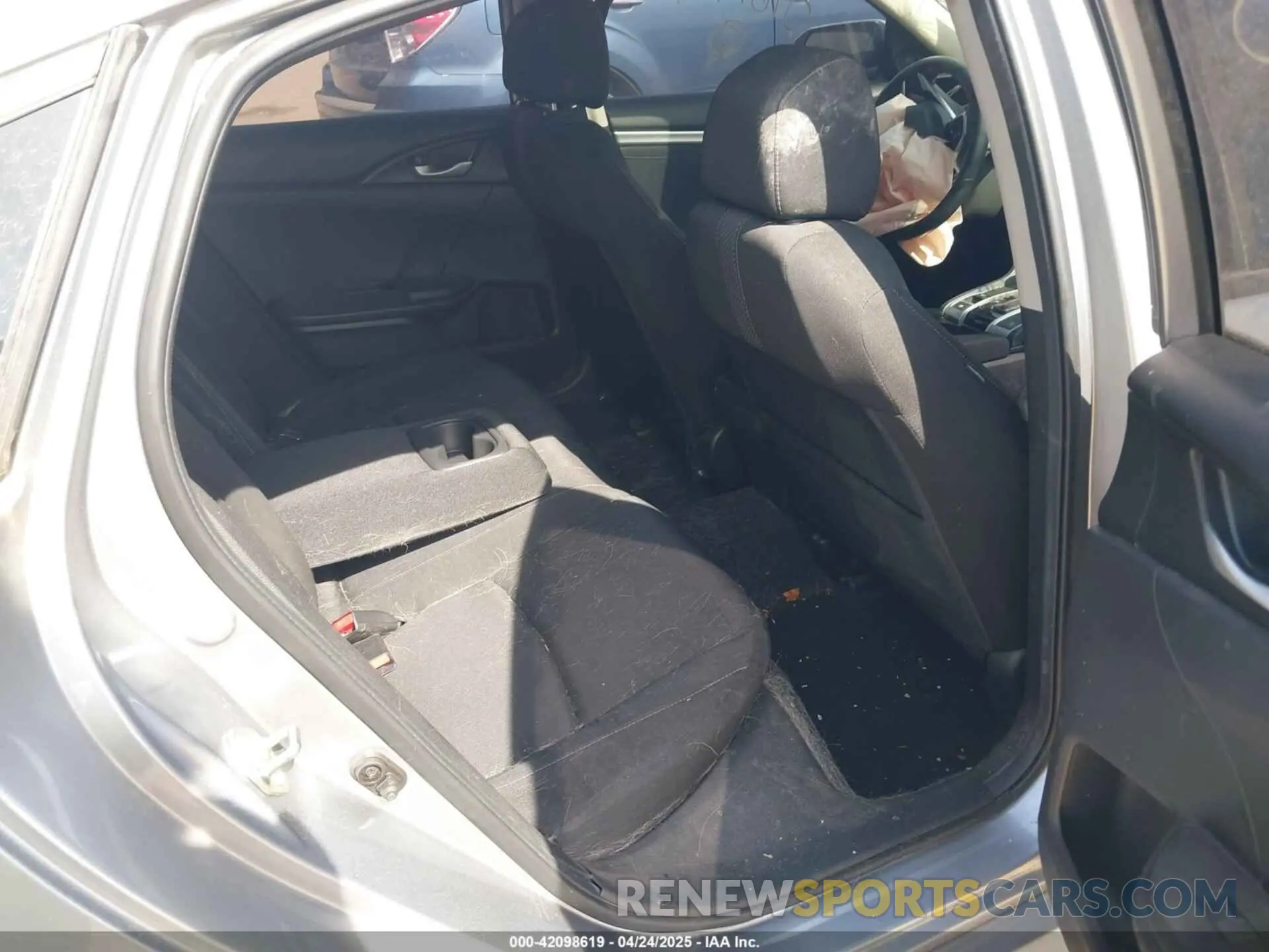 8 Photograph of a damaged car 19XFC1F31LE016177 HONDA CIVIC 2020