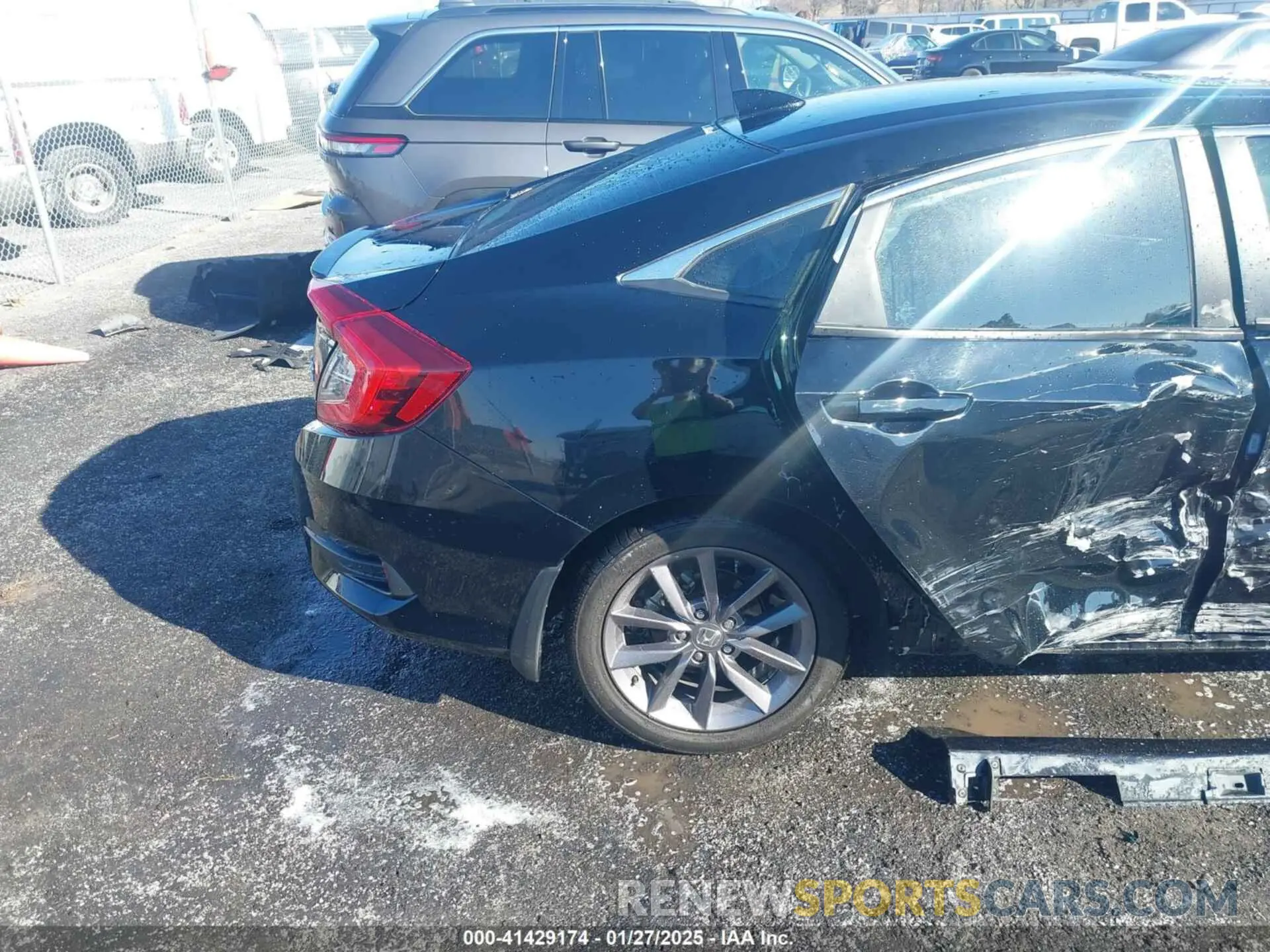 17 Photograph of a damaged car 19XFC1F31LE021167 HONDA CIVIC 2020