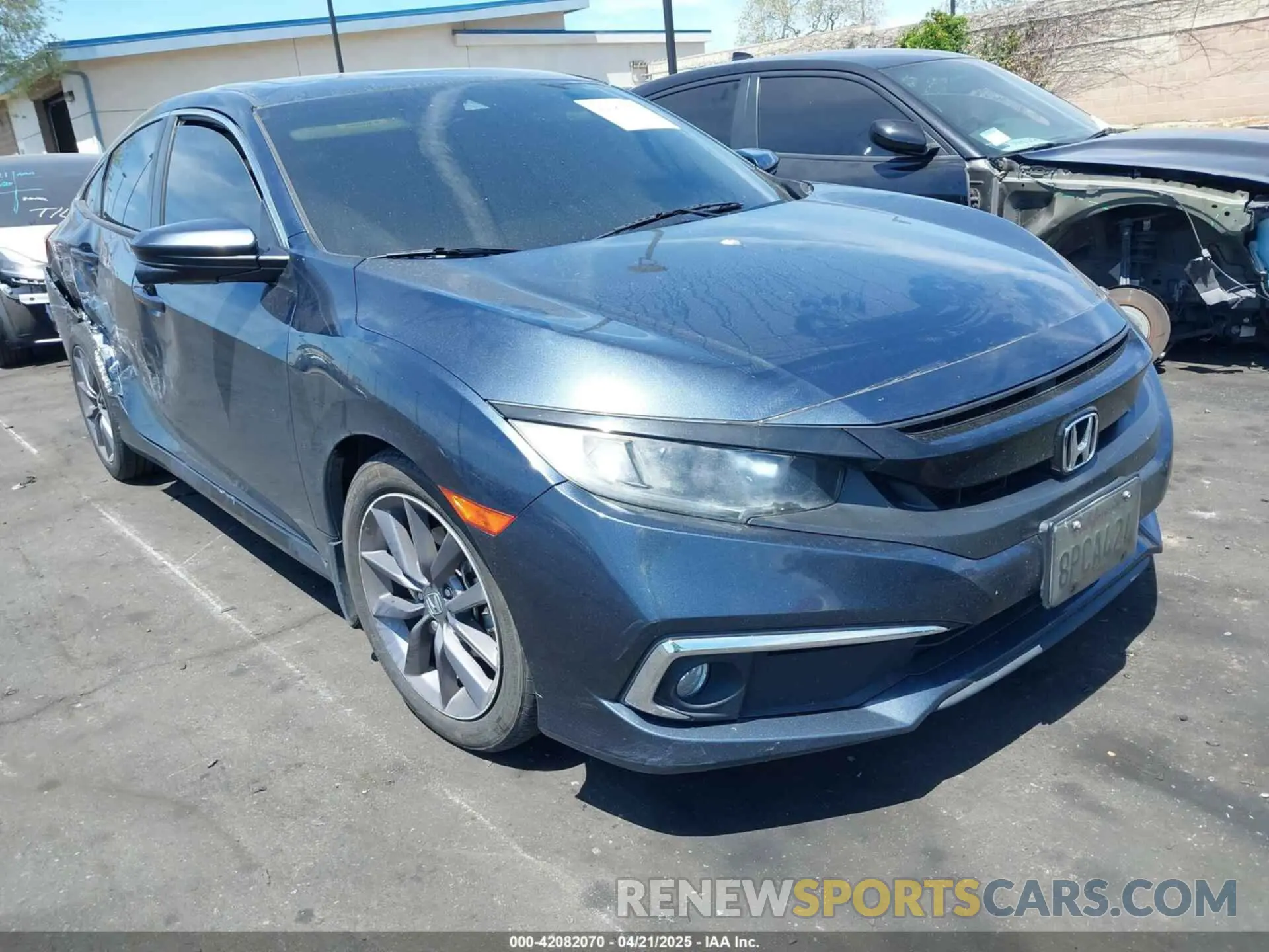 1 Photograph of a damaged car 19XFC1F31LE200275 HONDA CIVIC 2020