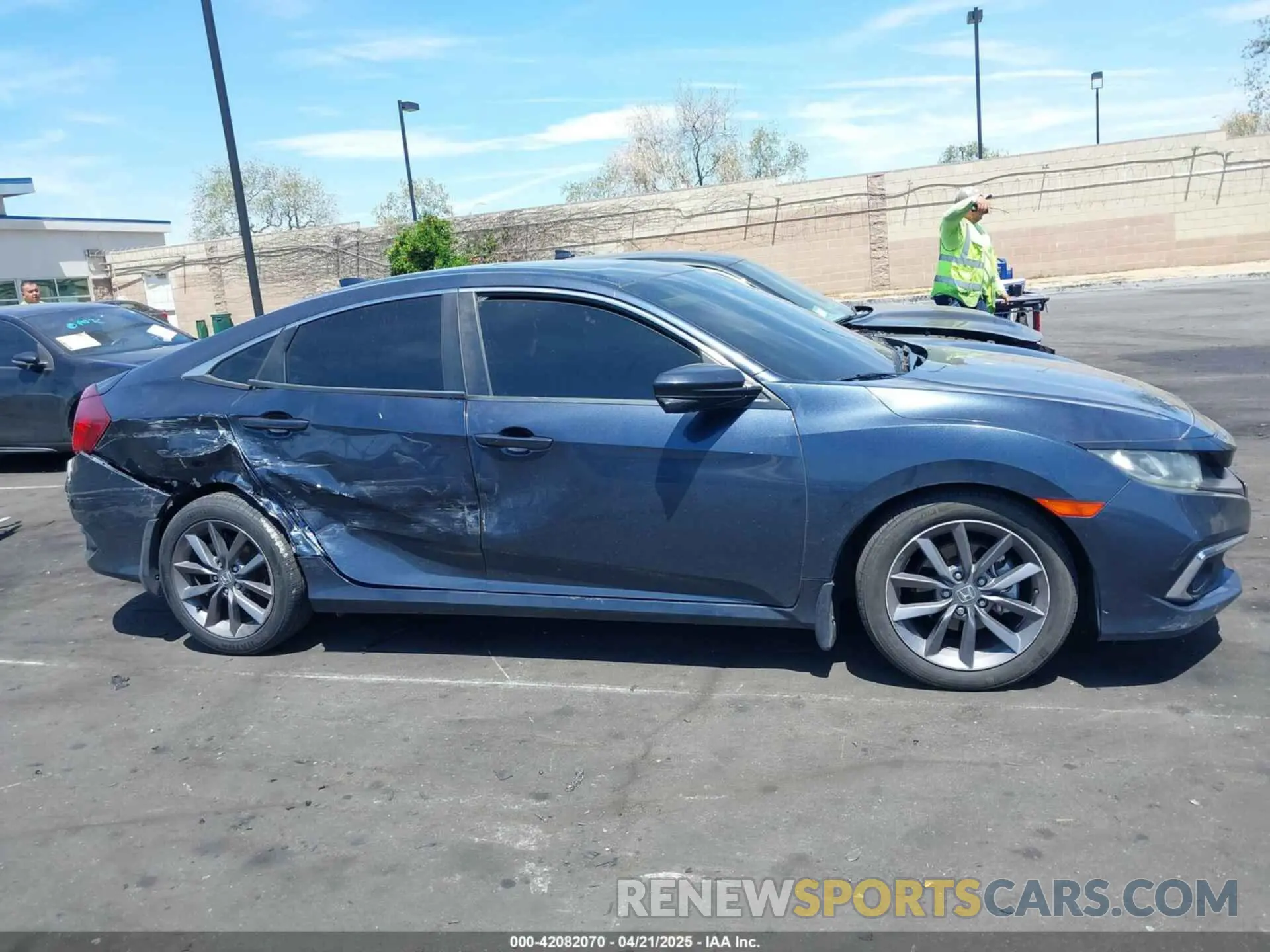 13 Photograph of a damaged car 19XFC1F31LE200275 HONDA CIVIC 2020