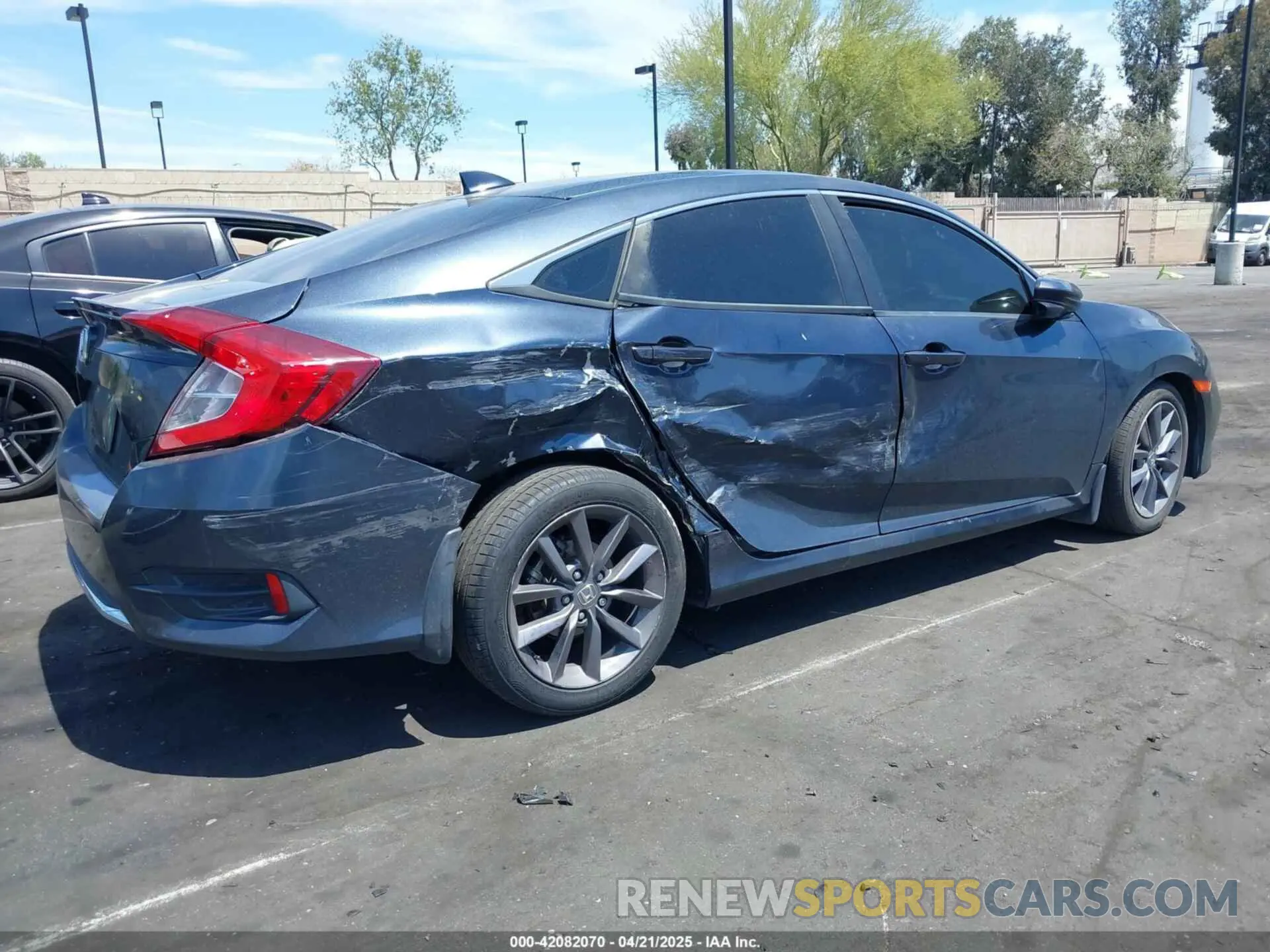 6 Photograph of a damaged car 19XFC1F31LE200275 HONDA CIVIC 2020