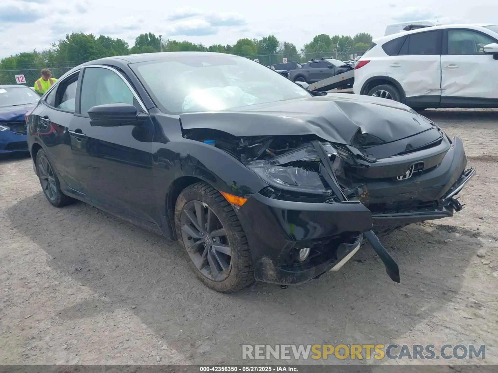 1 Photograph of a damaged car 19XFC1F31LE215911 HONDA CIVIC 2020