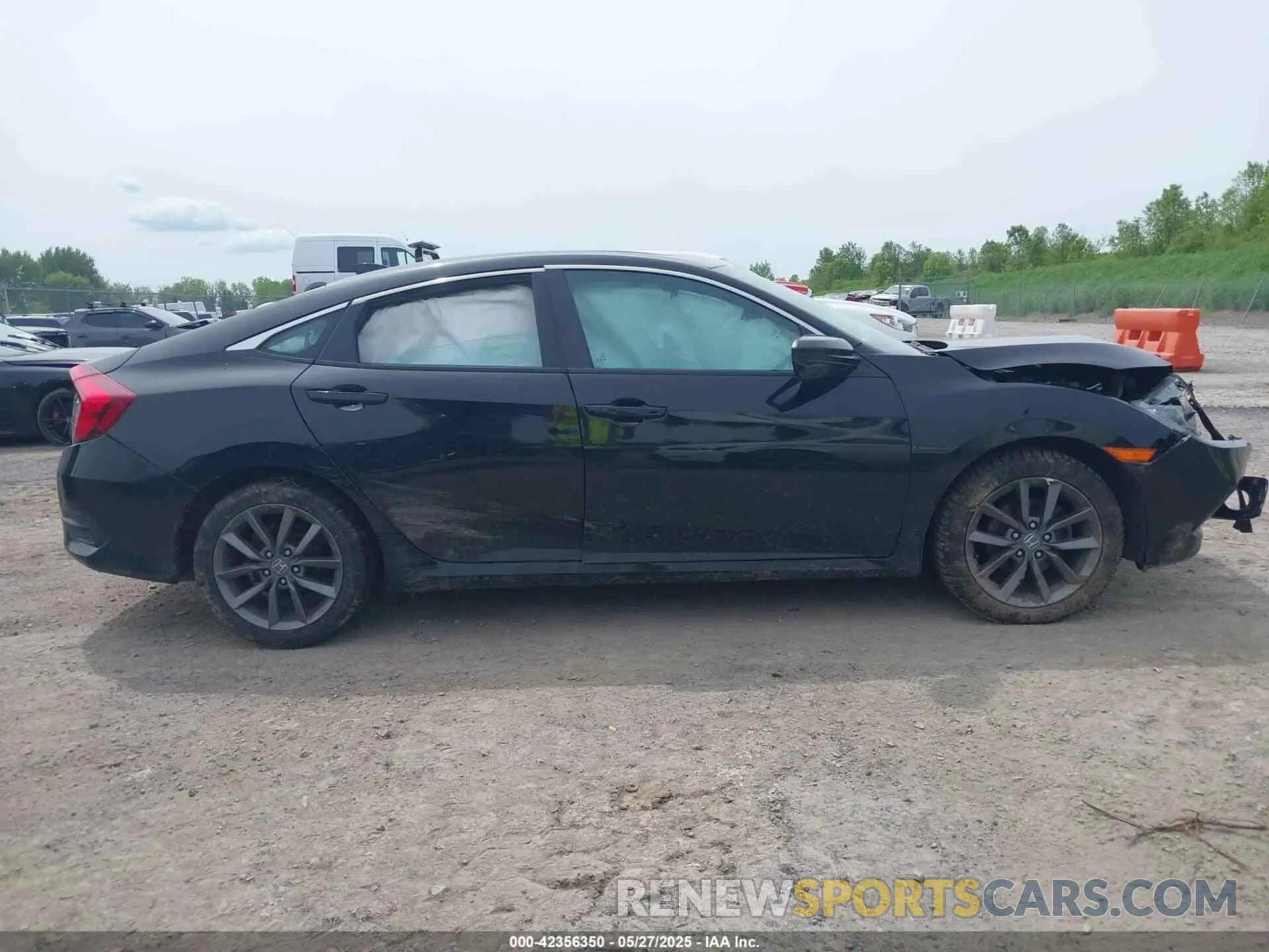 12 Photograph of a damaged car 19XFC1F31LE215911 HONDA CIVIC 2020
