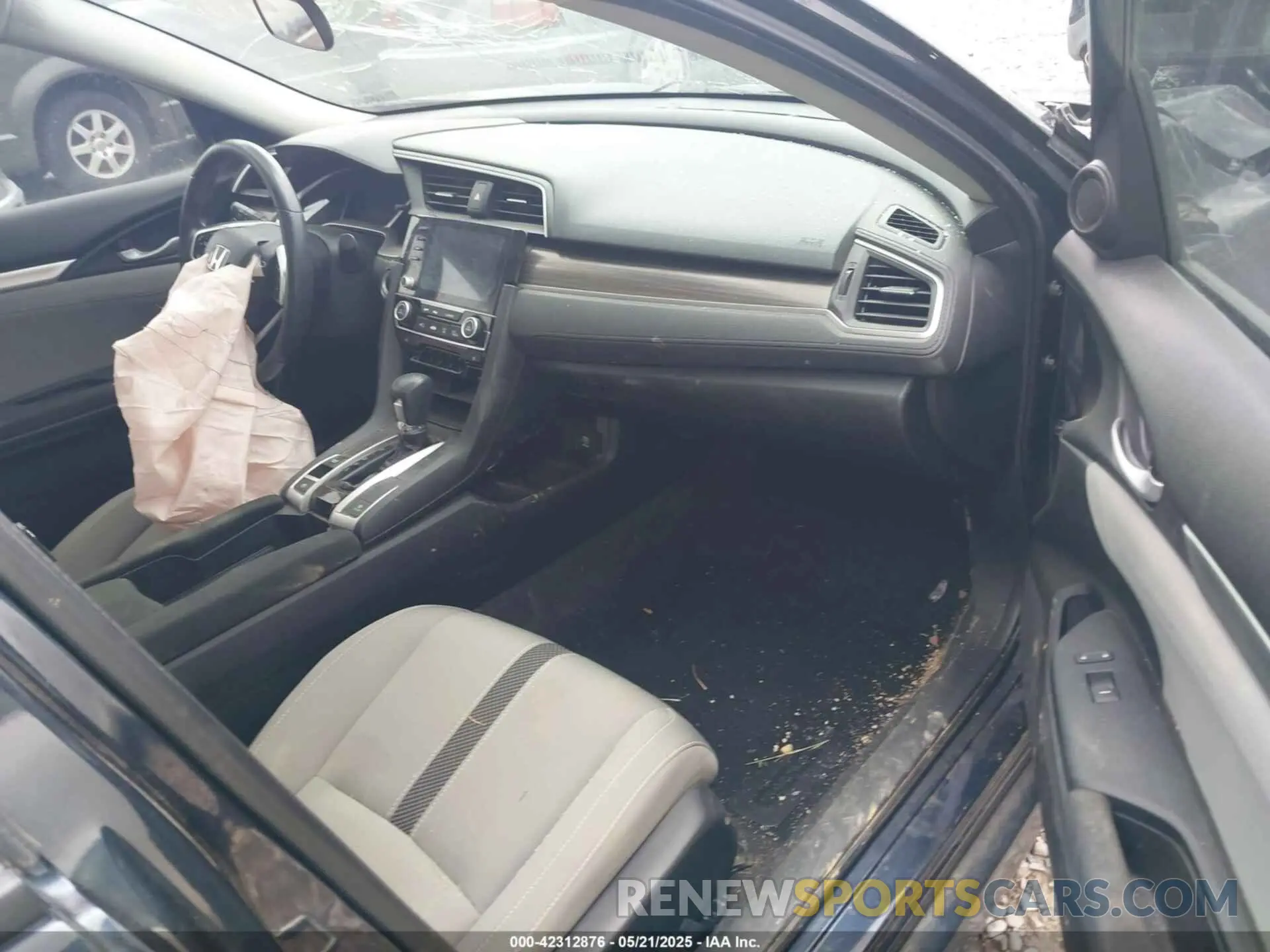 5 Photograph of a damaged car 19XFC1F32LE013448 HONDA CIVIC 2020