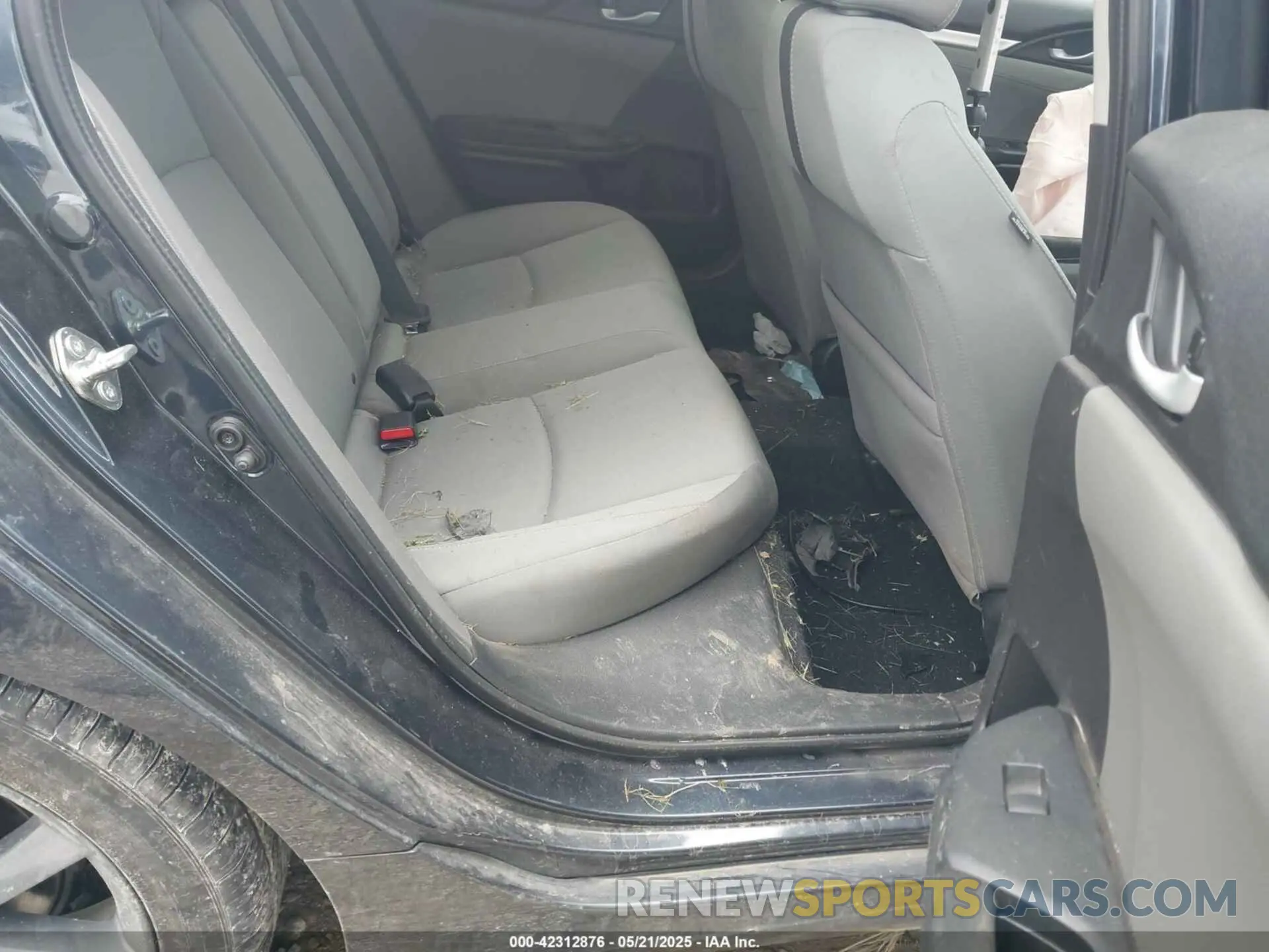 8 Photograph of a damaged car 19XFC1F32LE013448 HONDA CIVIC 2020