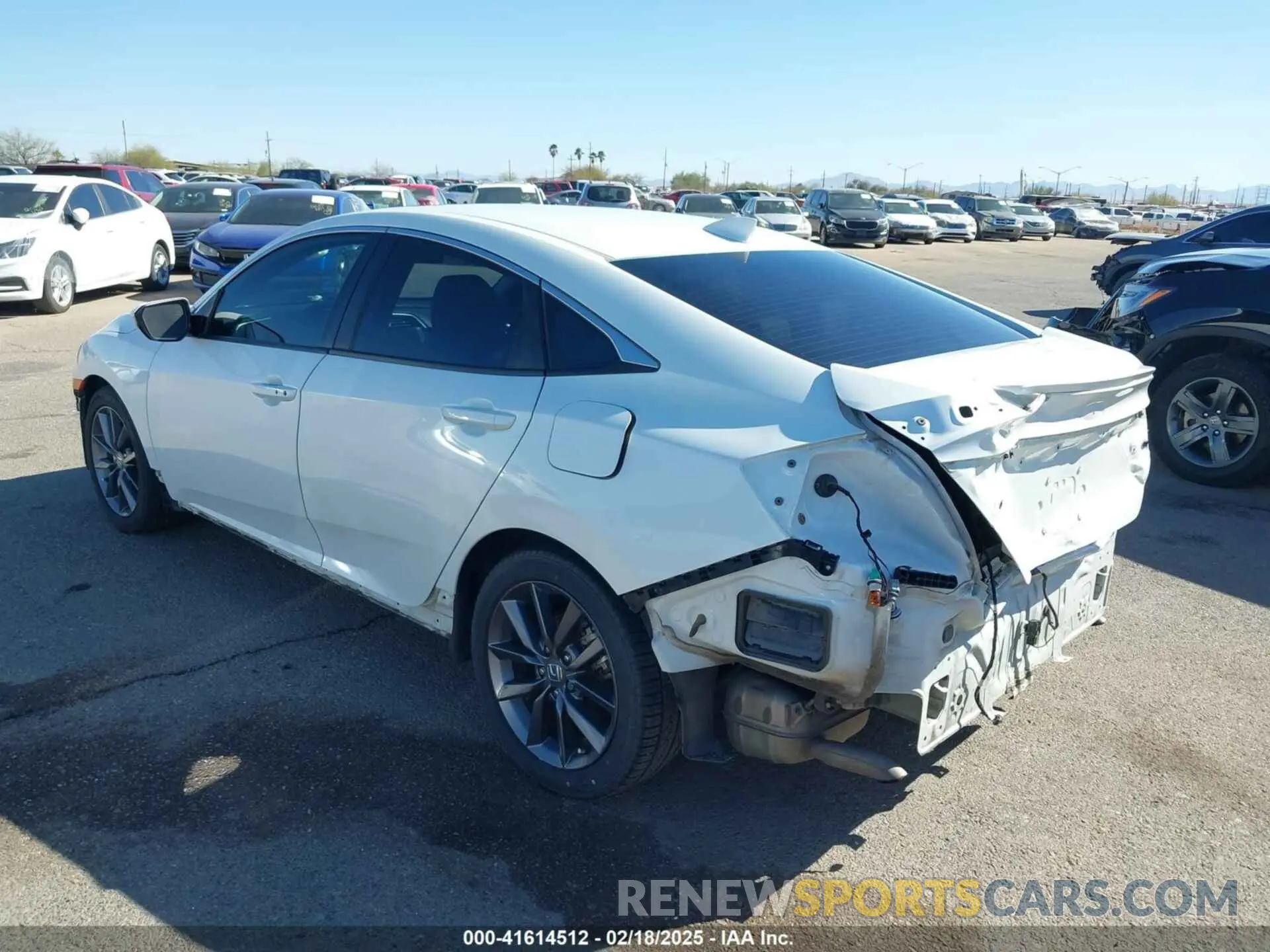 3 Photograph of a damaged car 19XFC1F32LE013823 HONDA CIVIC 2020