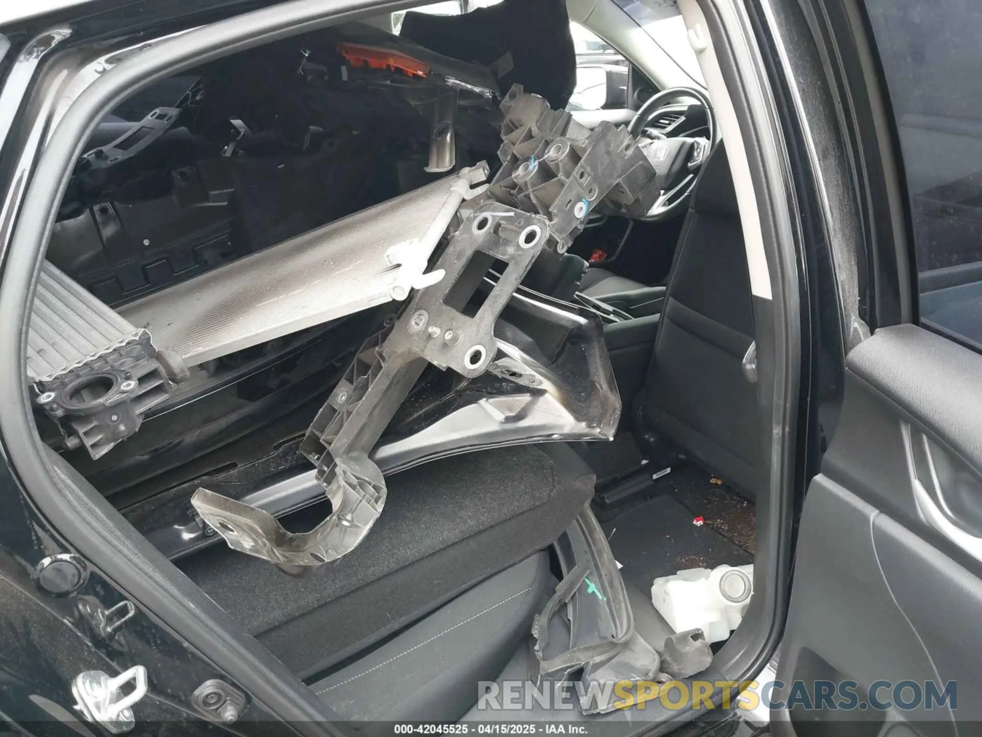 8 Photograph of a damaged car 19XFC1F32LE218591 HONDA CIVIC 2020