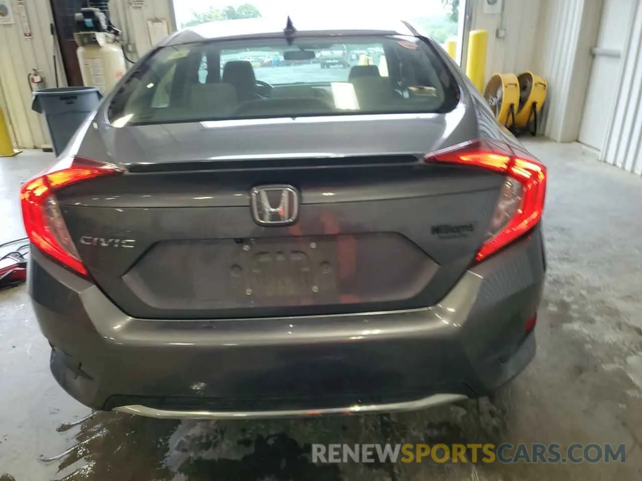 6 Photograph of a damaged car 19XFC1F33LE012860 HONDA CIVIC 2020