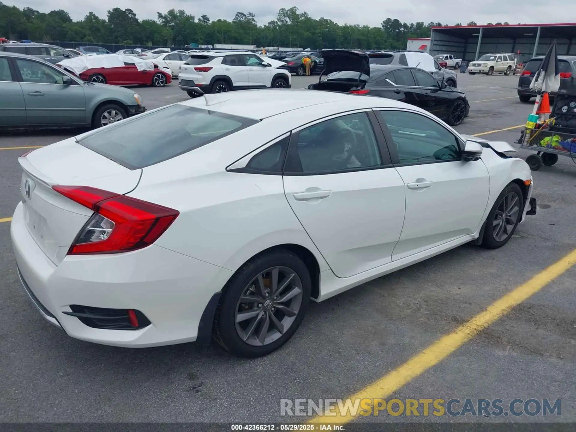 4 Photograph of a damaged car 19XFC1F33LE014933 HONDA CIVIC 2020