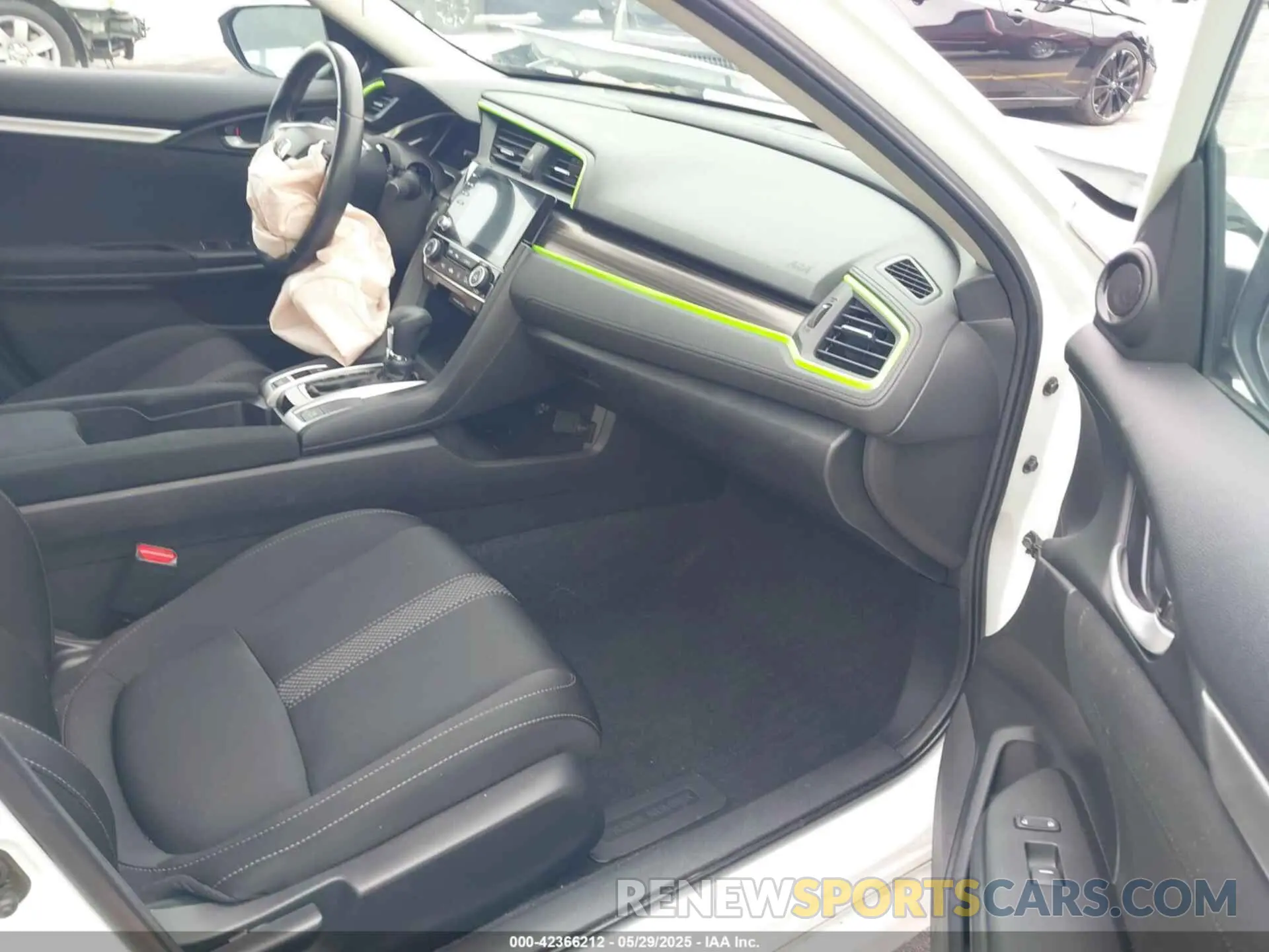 5 Photograph of a damaged car 19XFC1F33LE014933 HONDA CIVIC 2020