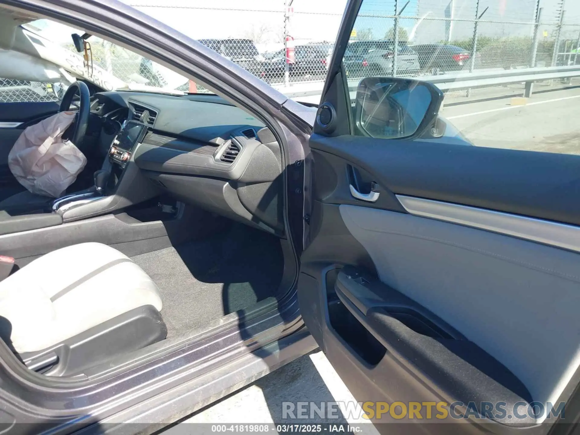 5 Photograph of a damaged car 19XFC1F33LE018853 HONDA CIVIC 2020