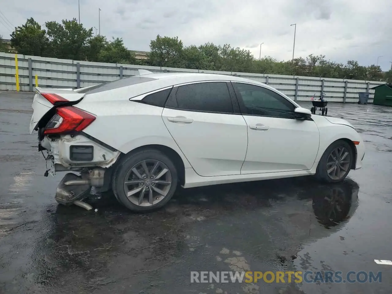 3 Photograph of a damaged car 19XFC1F33LE024409 HONDA CIVIC 2020