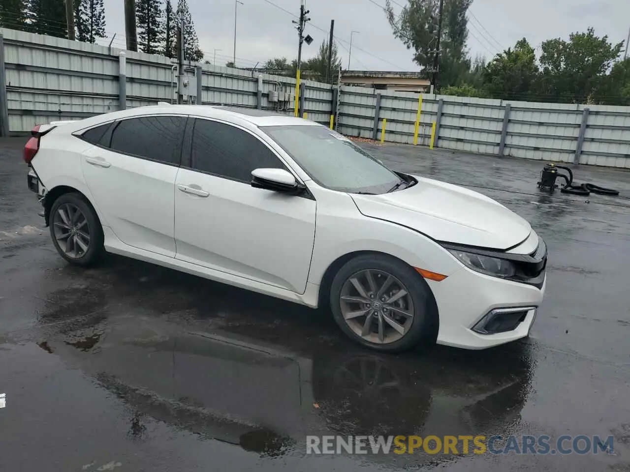 4 Photograph of a damaged car 19XFC1F33LE024409 HONDA CIVIC 2020
