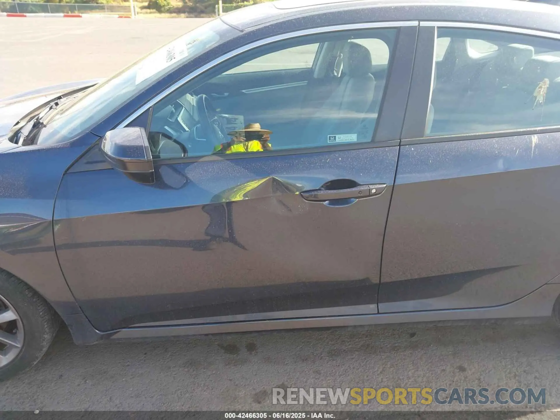 6 Photograph of a damaged car 19XFC1F34LE008249 HONDA CIVIC 2020