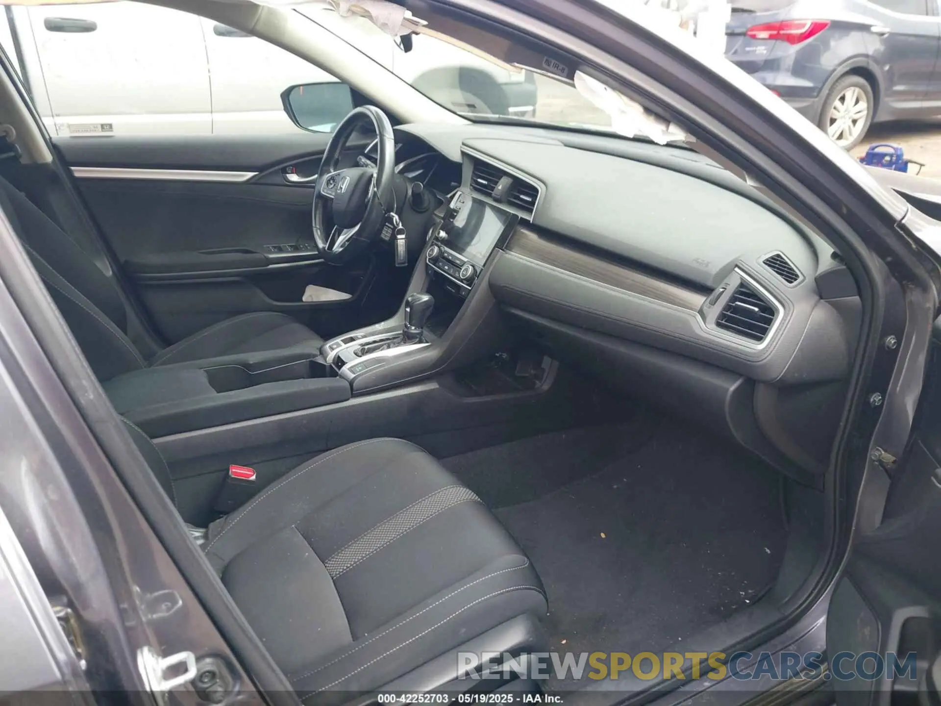 5 Photograph of a damaged car 19XFC1F34LE220973 HONDA CIVIC 2020